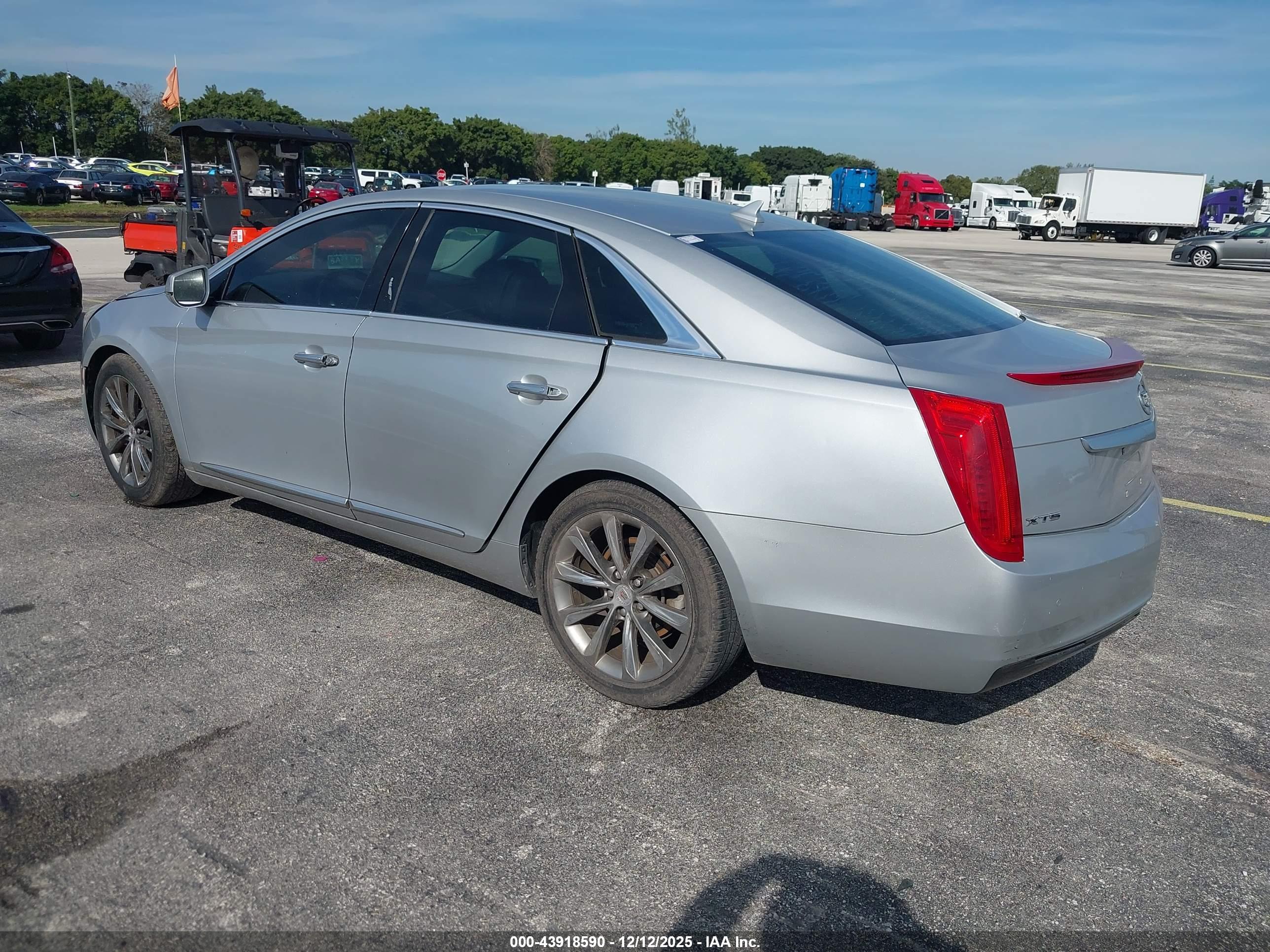 CADILLAC XTS image 3