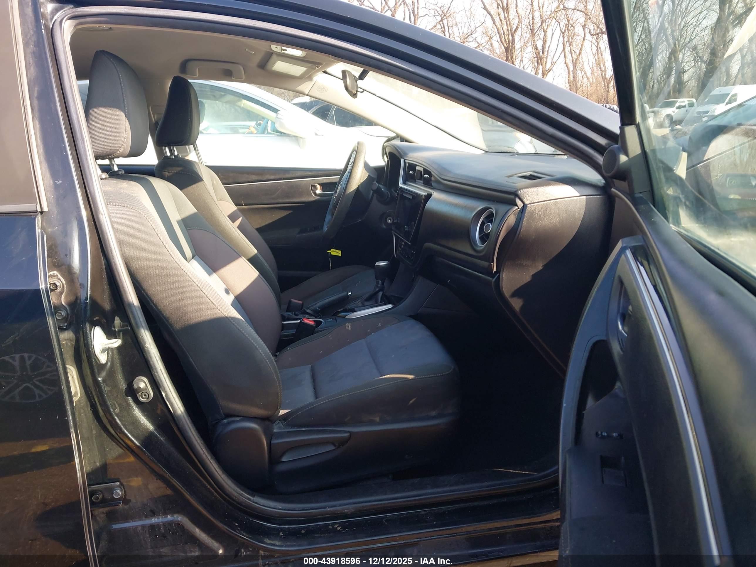 TOYOTA COROLLA image 5