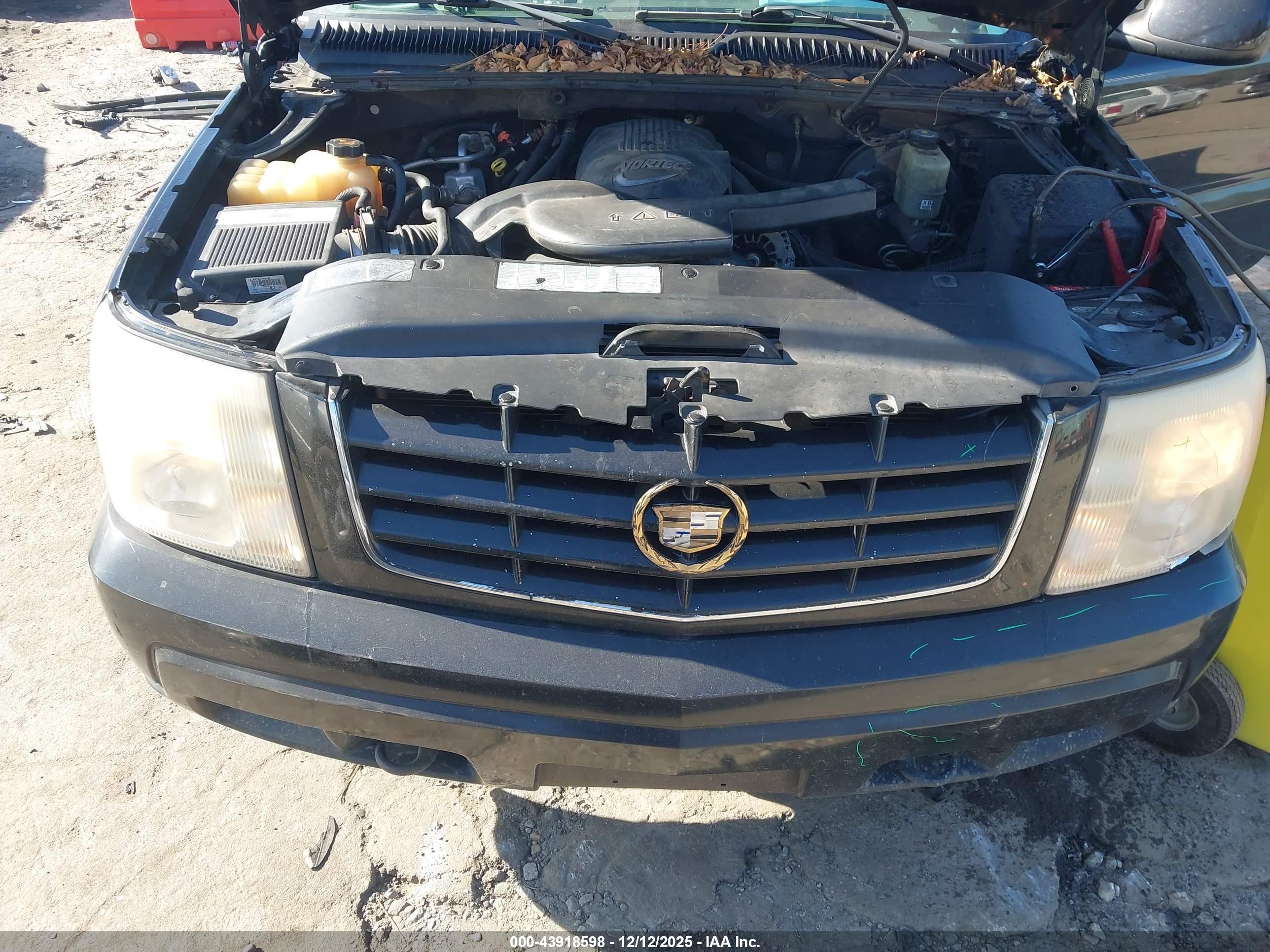 CADILLAC ESCALADE image 10