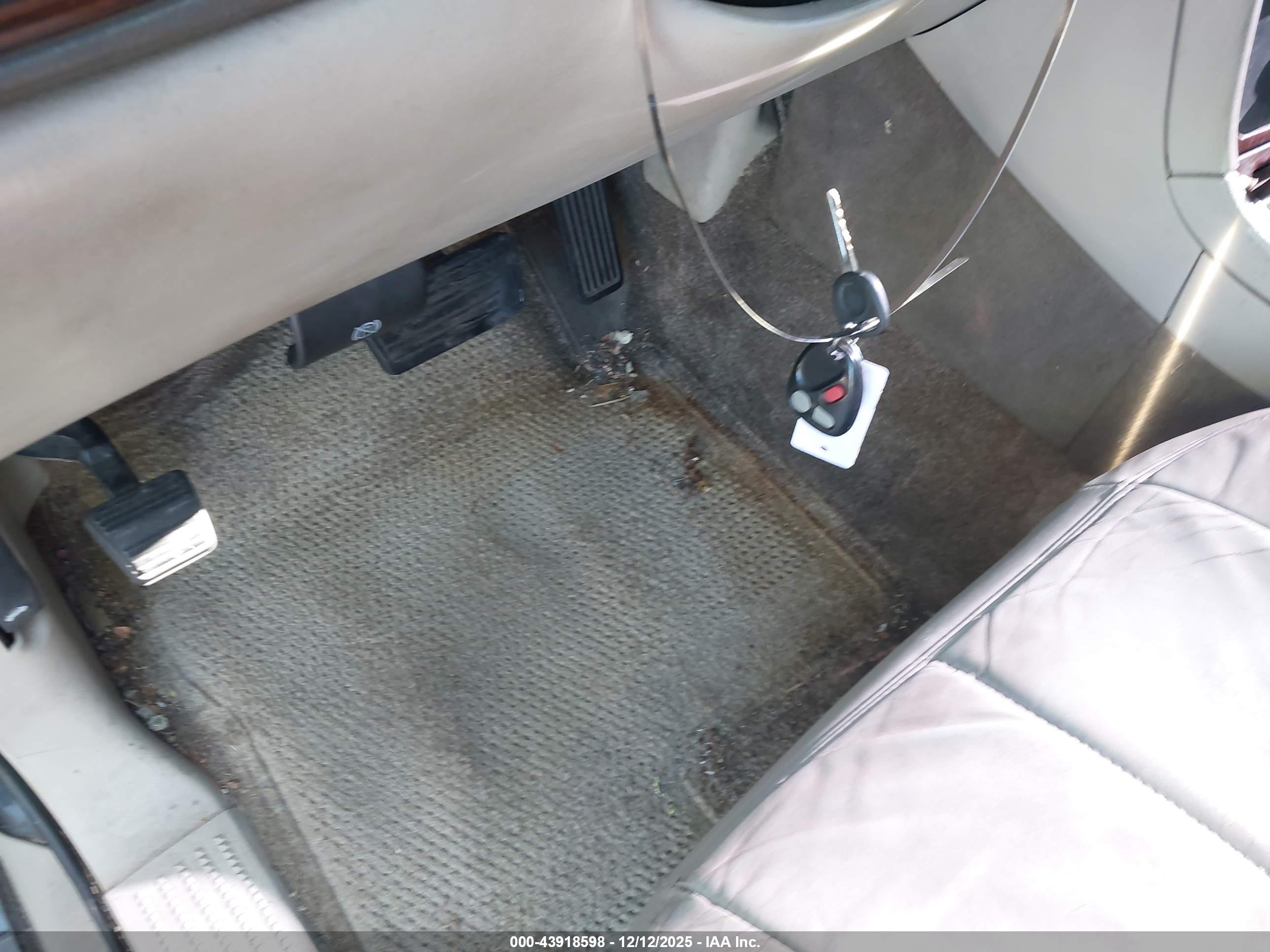 CADILLAC ESCALADE image 11