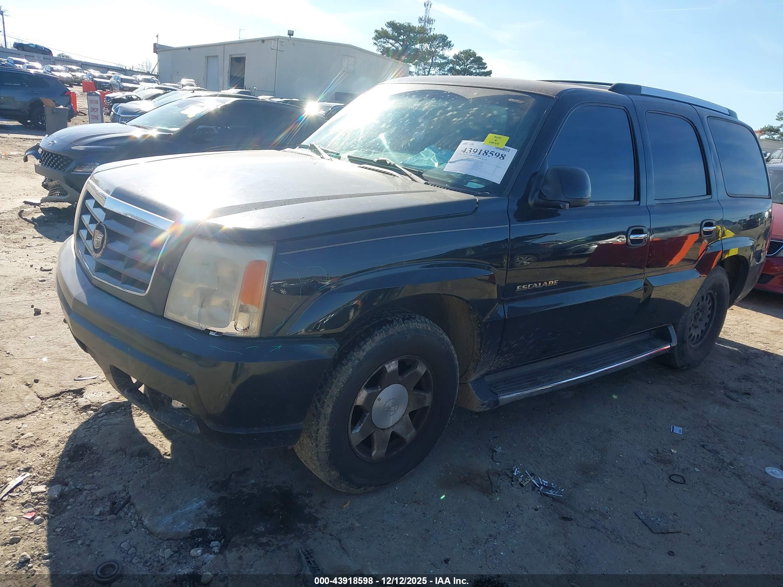 CADILLAC ESCALADE image 2