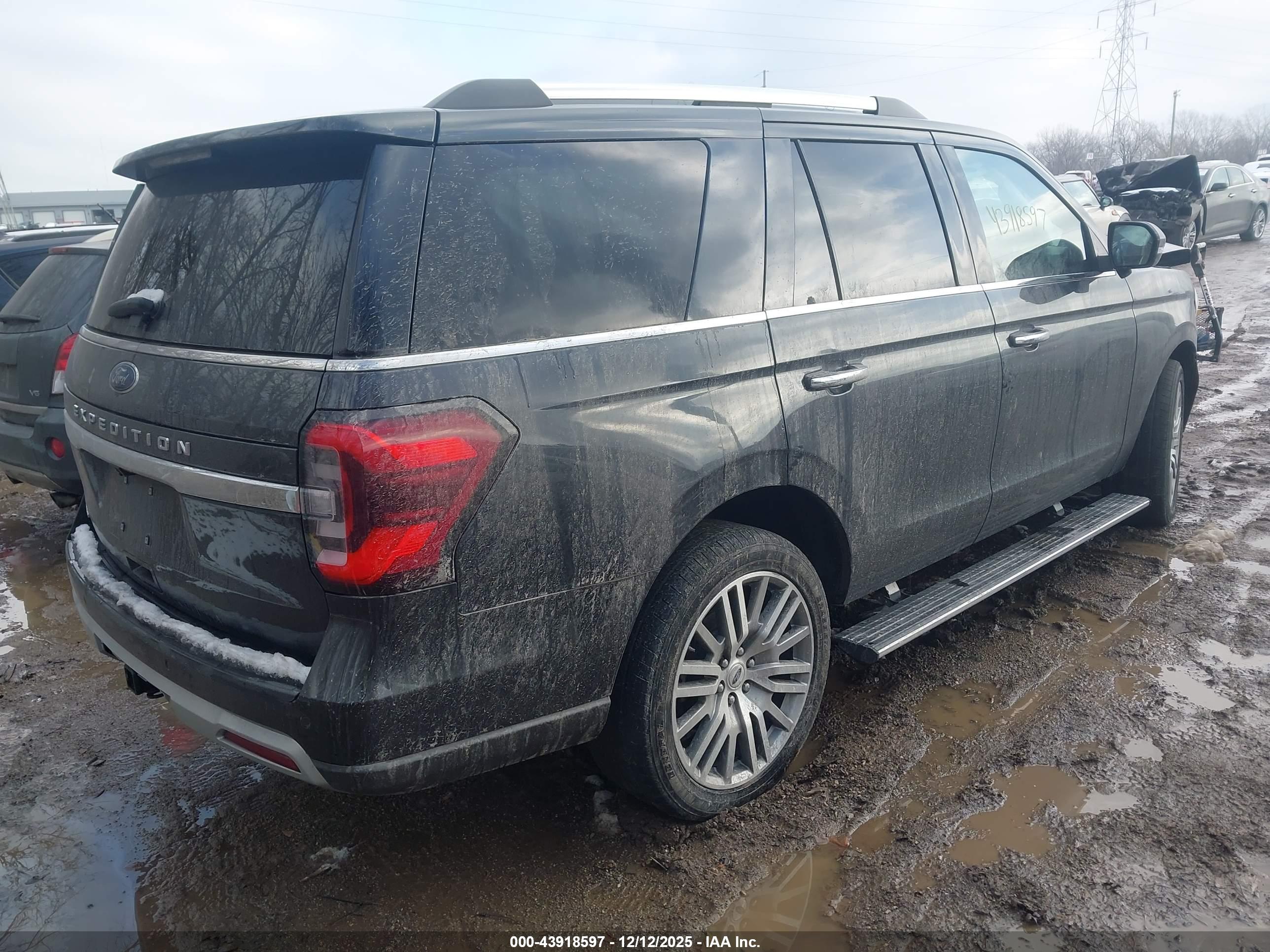 FORD EXPEDITION image 4