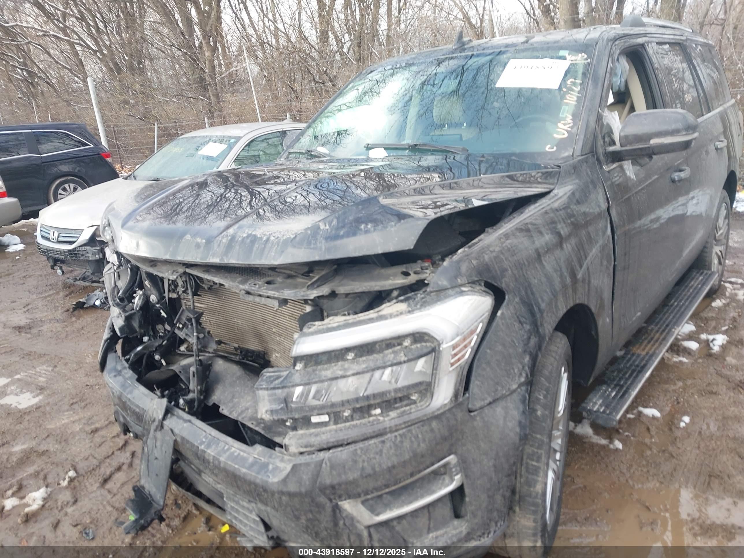 FORD EXPEDITION image 6