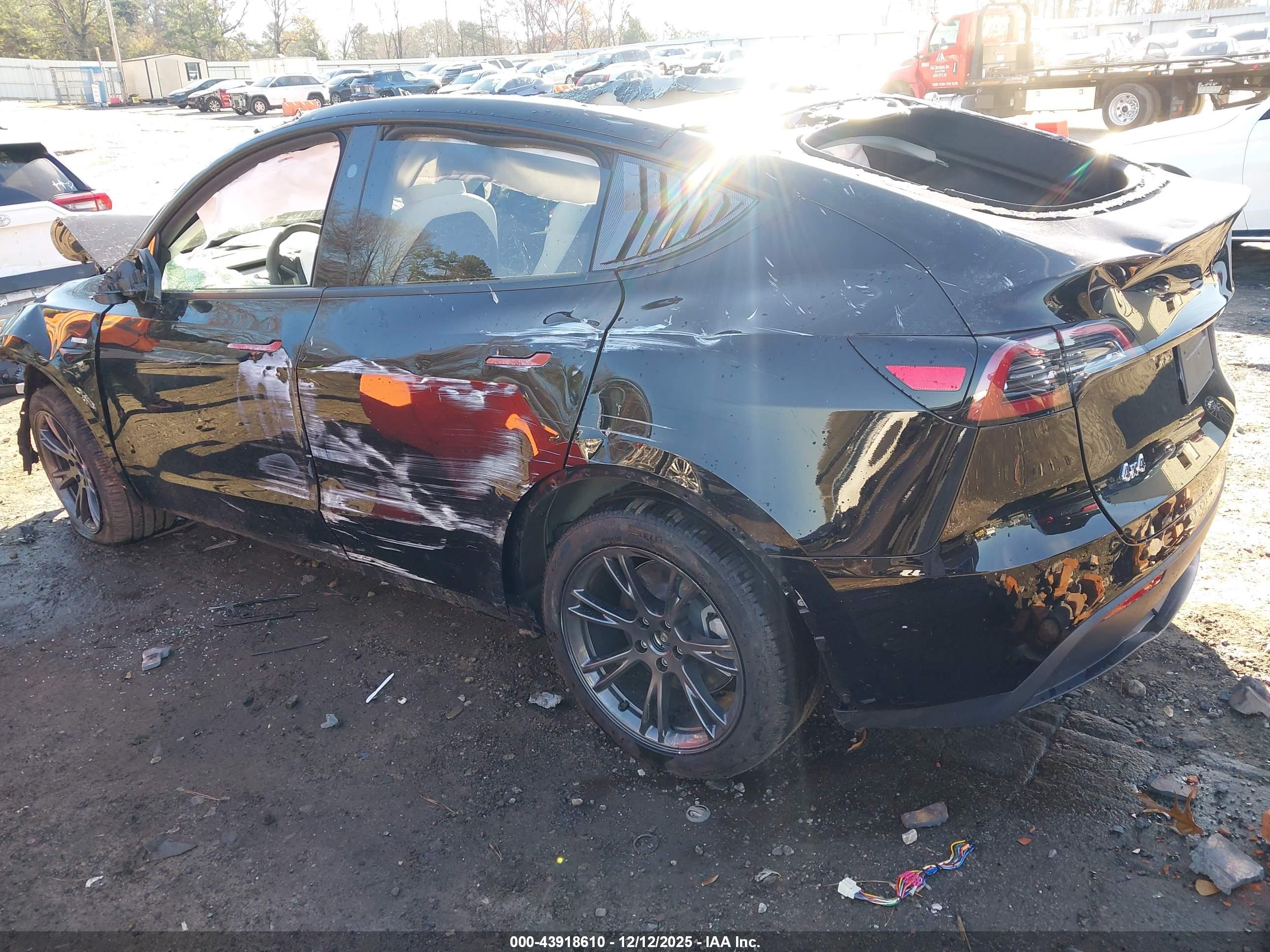 TESLA MODEL image 3