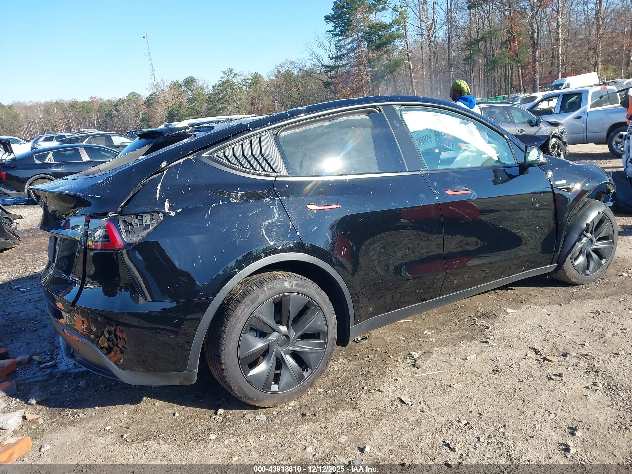 TESLA MODEL image 4