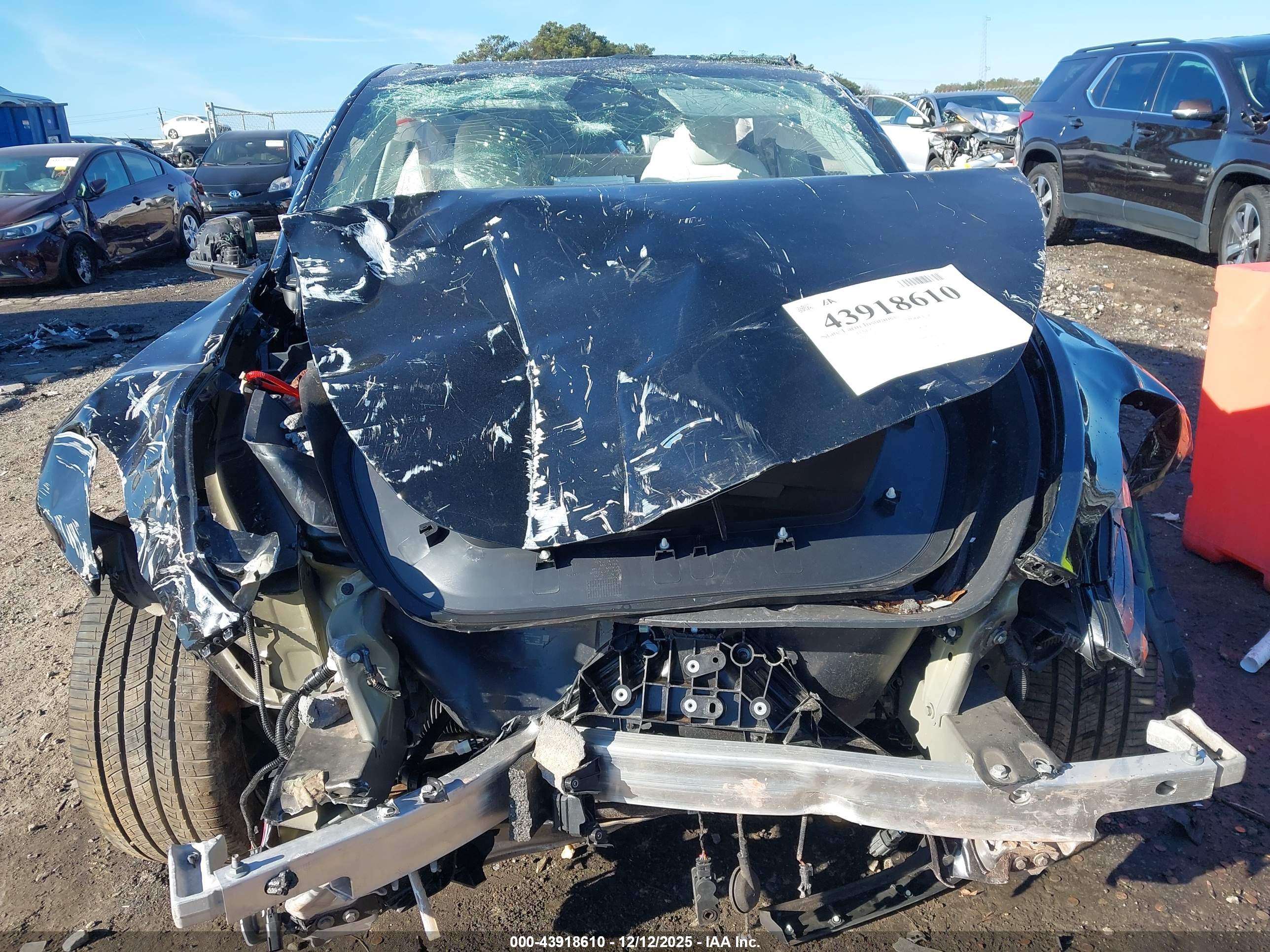 TESLA MODEL image 6