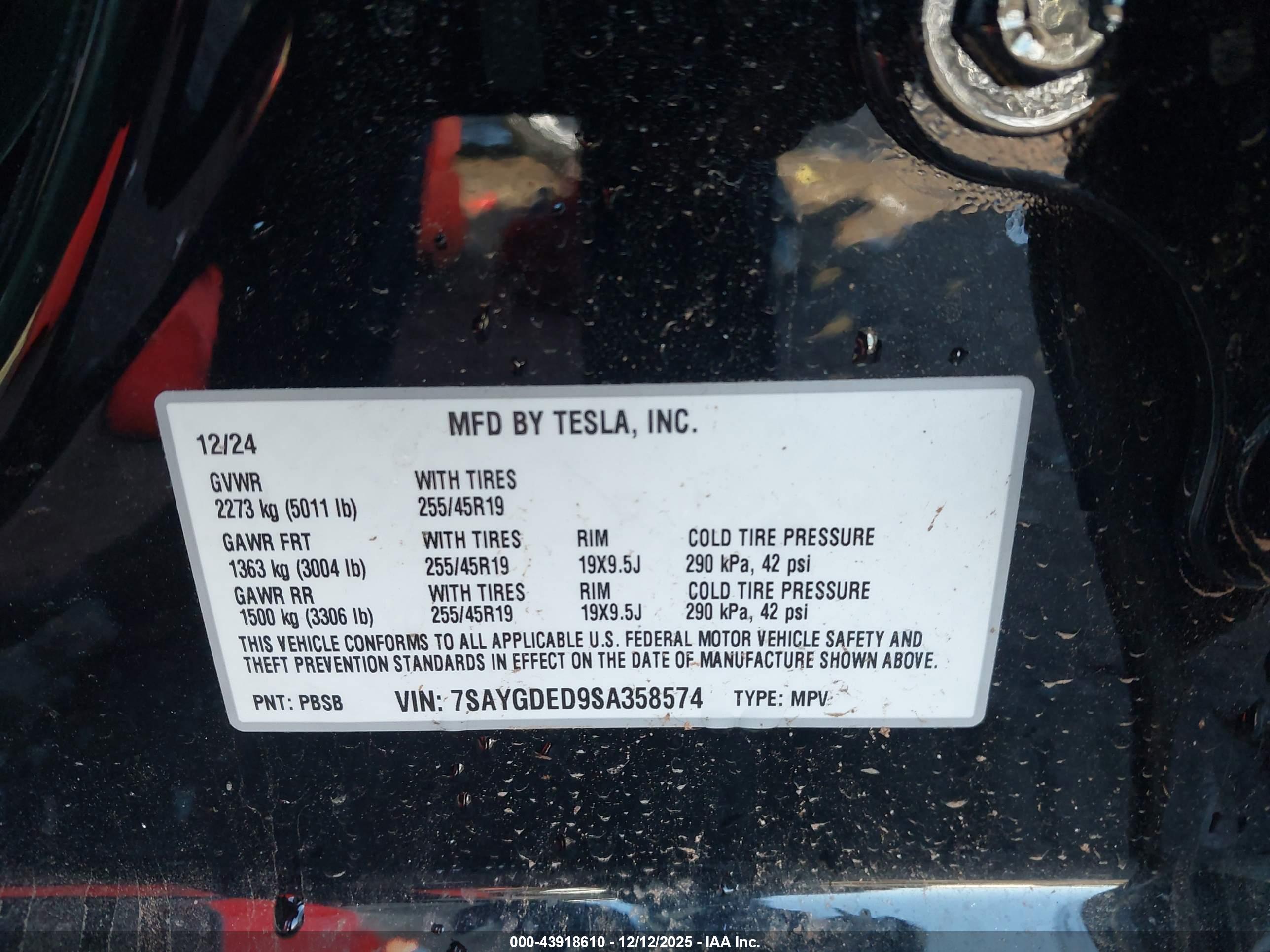 TESLA MODEL image 9