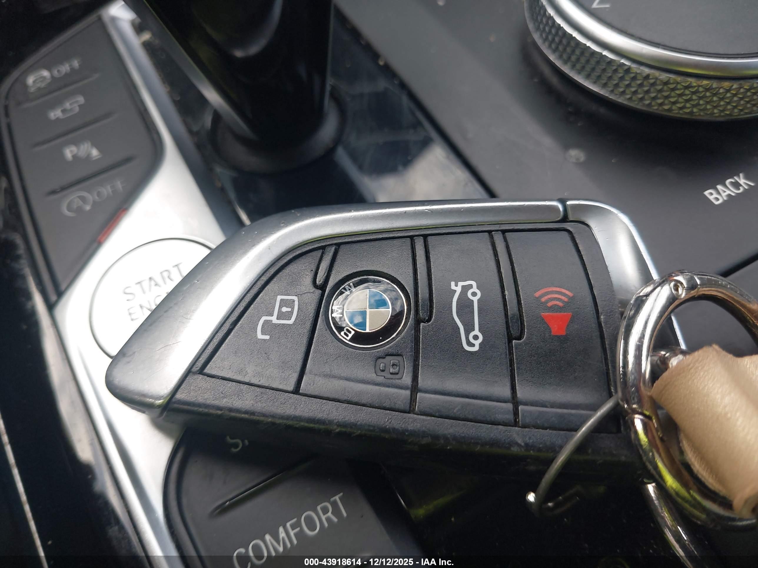 BMW 330I image 11