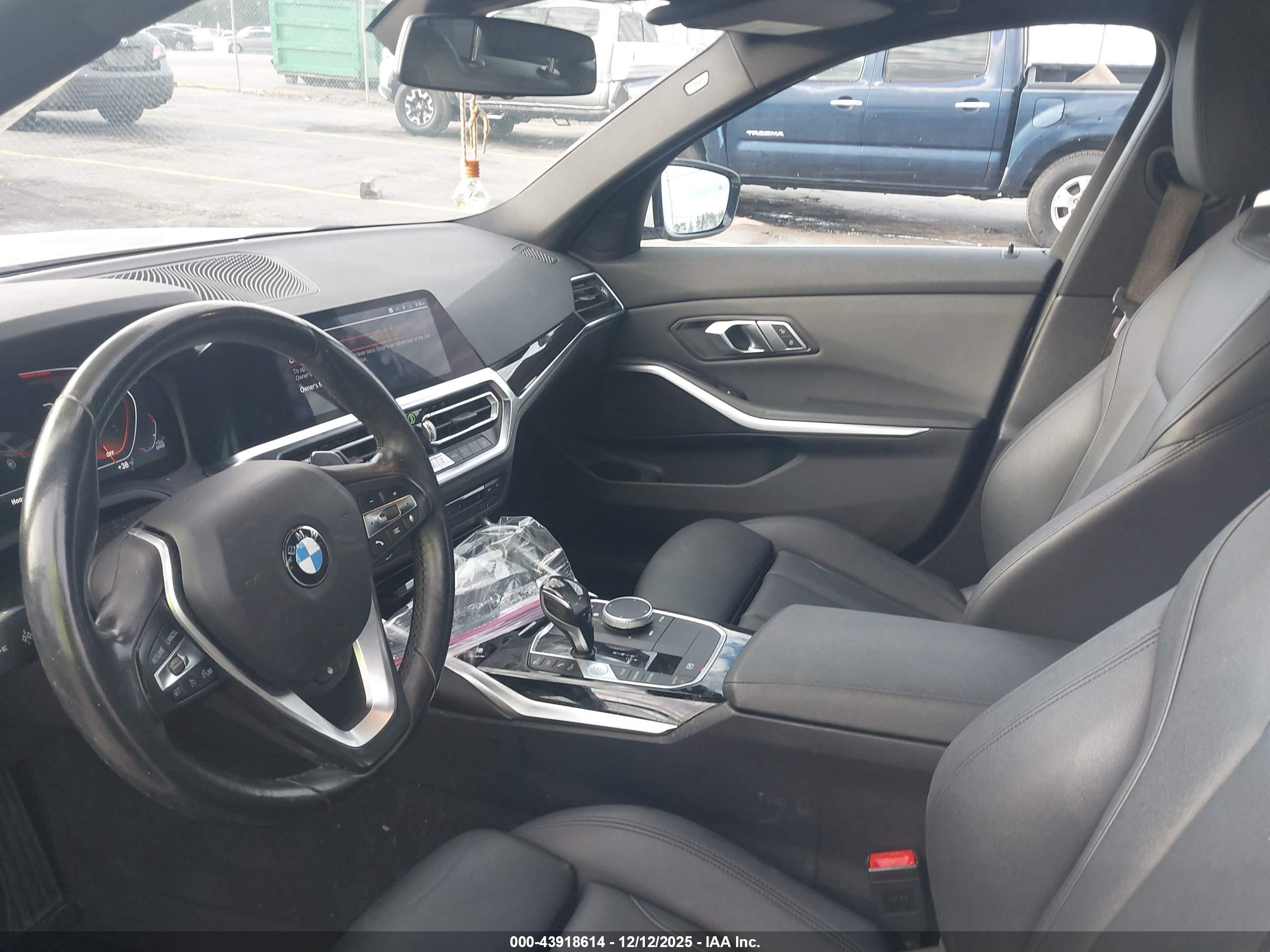 BMW 330I image 5