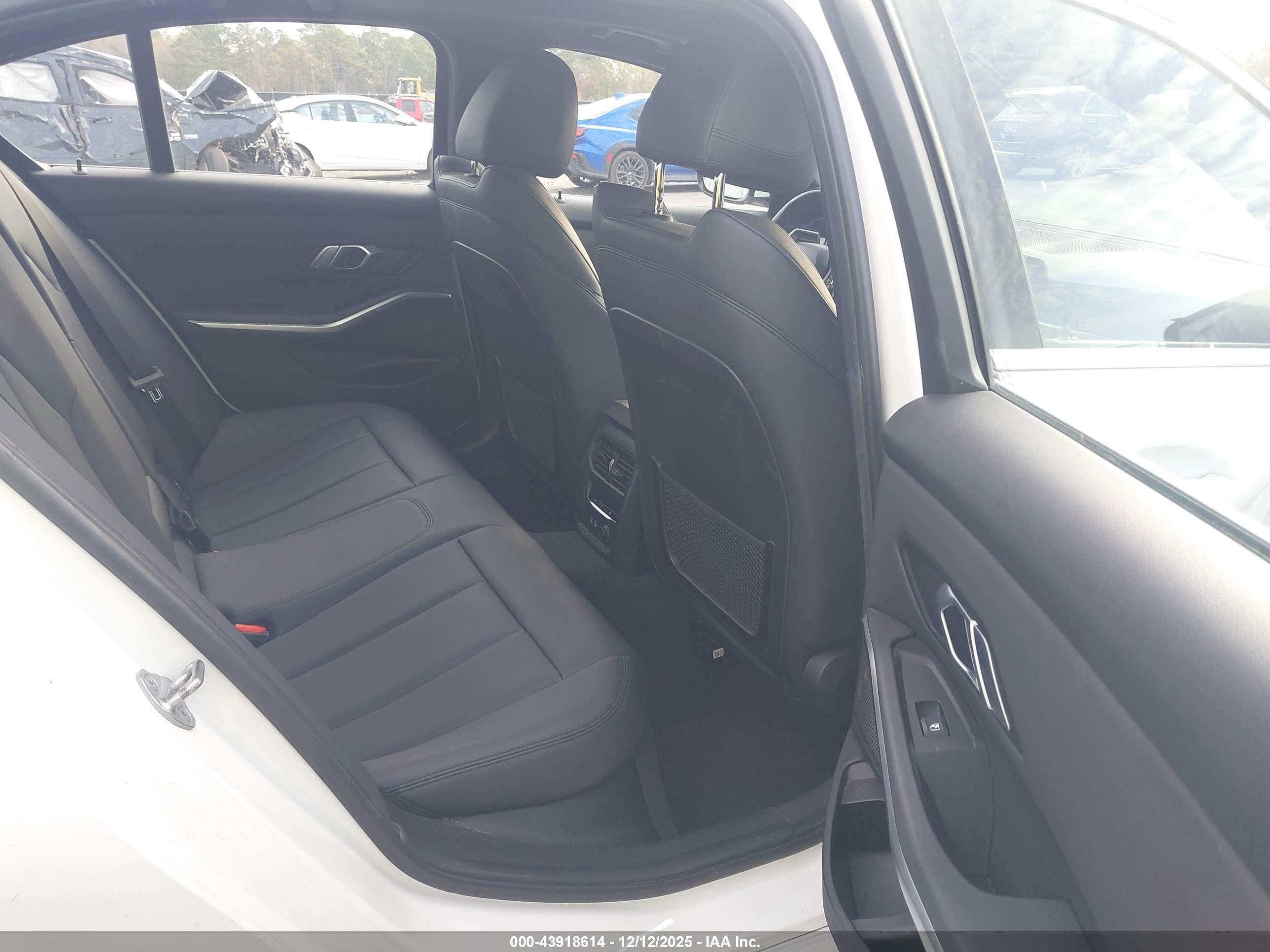 BMW 330I image 8