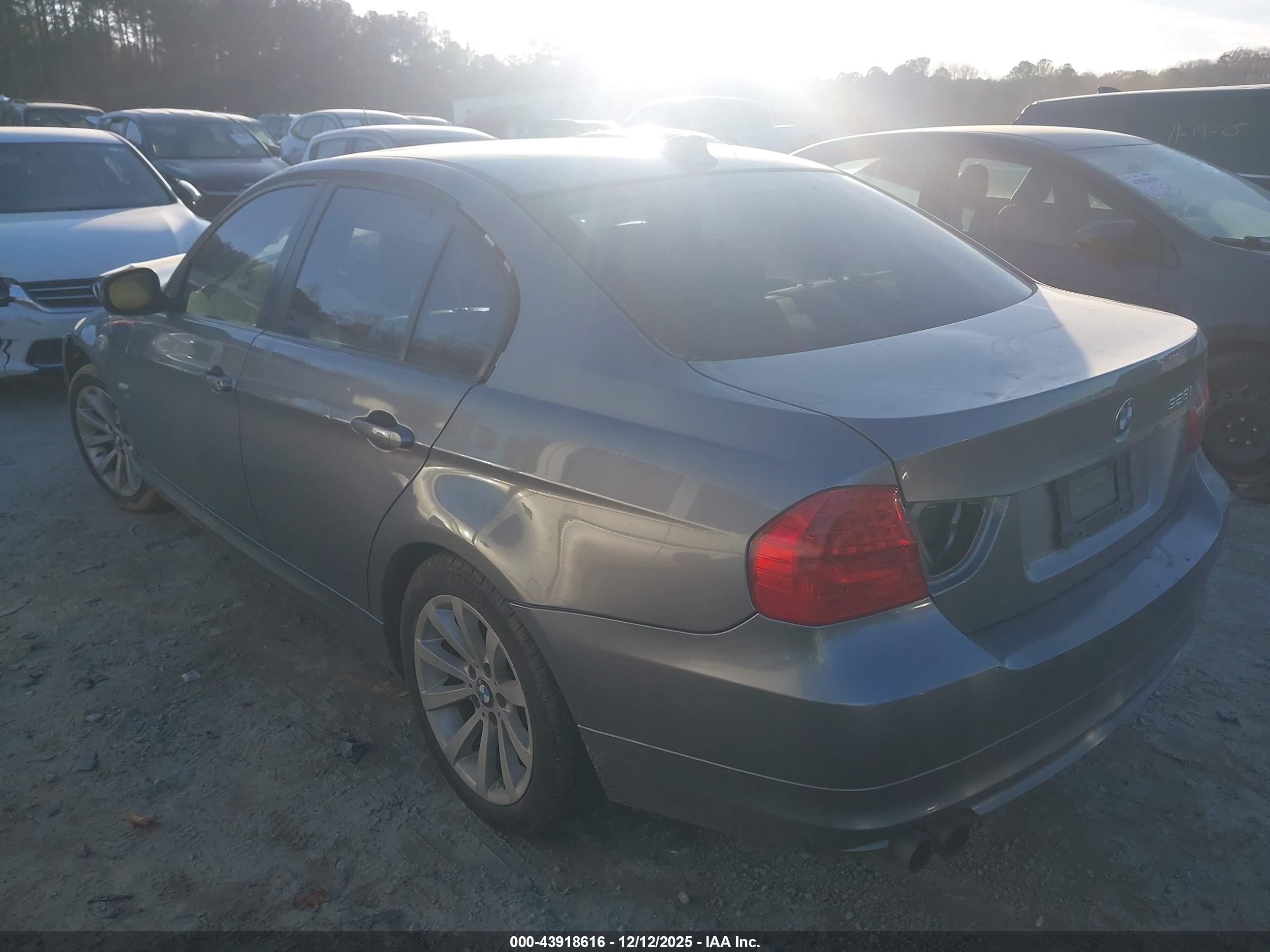BMW 328I image 3
