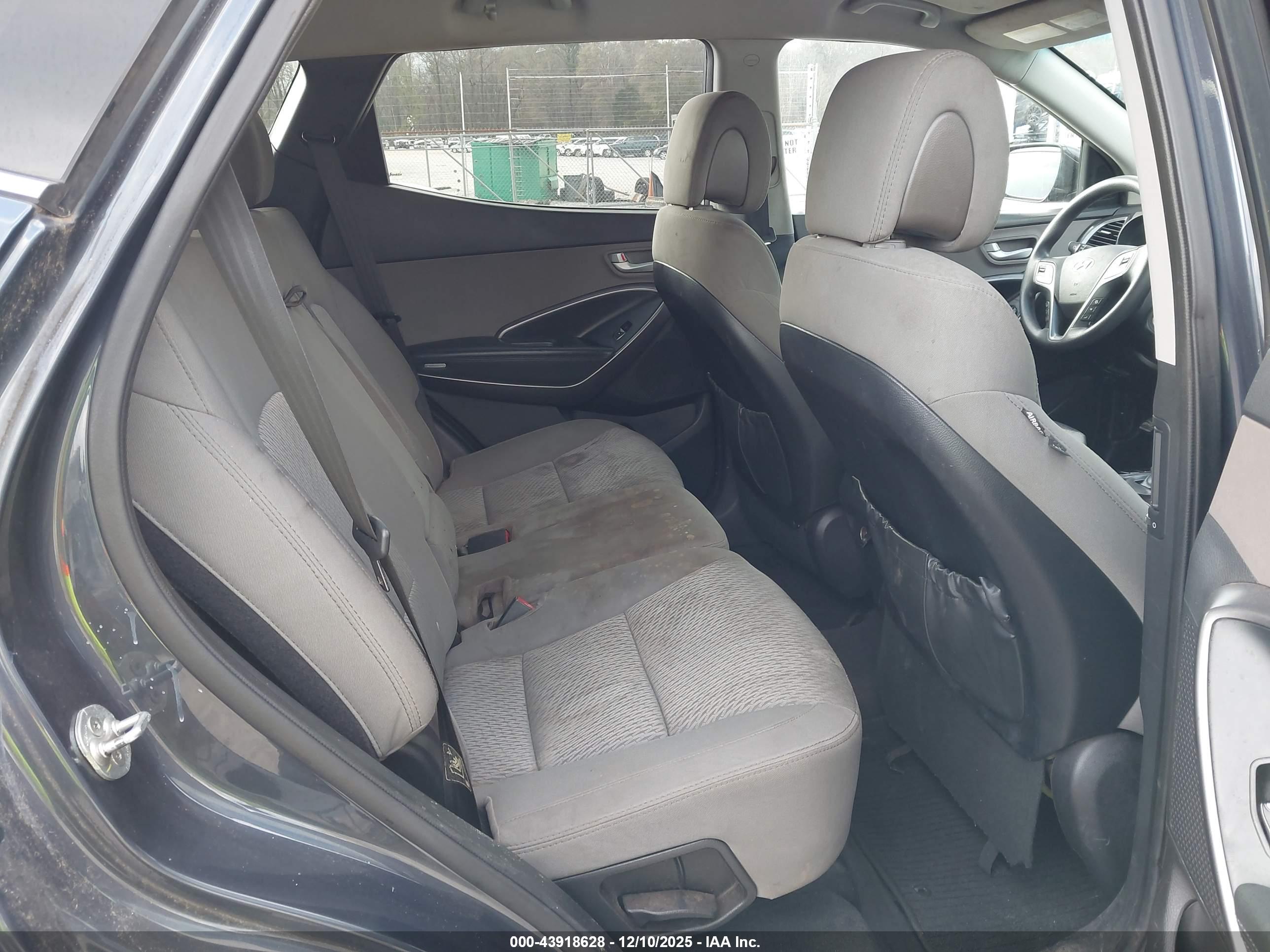 HYUNDAI SANTA image 8