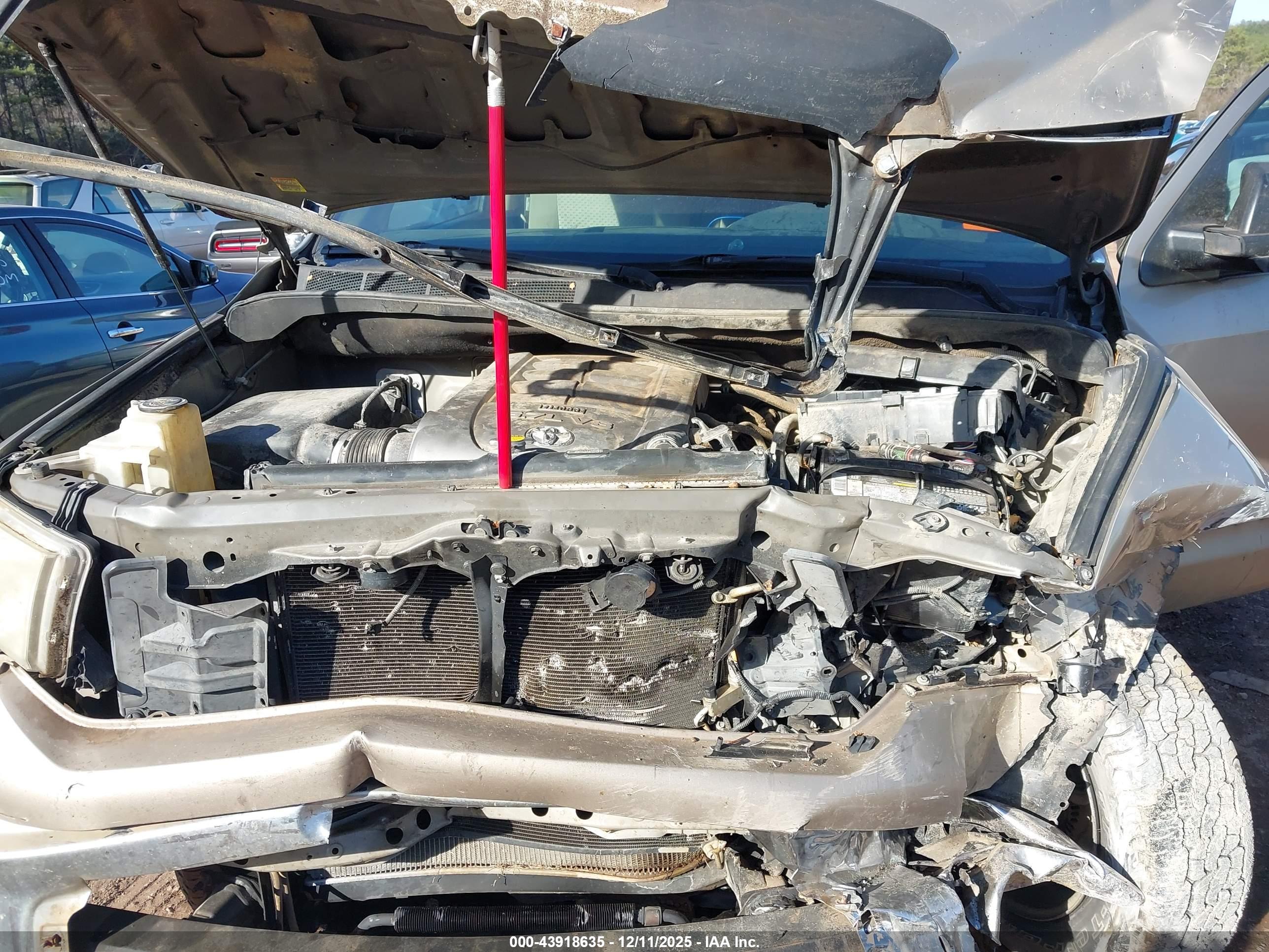 TOYOTA TUNDRA image 10