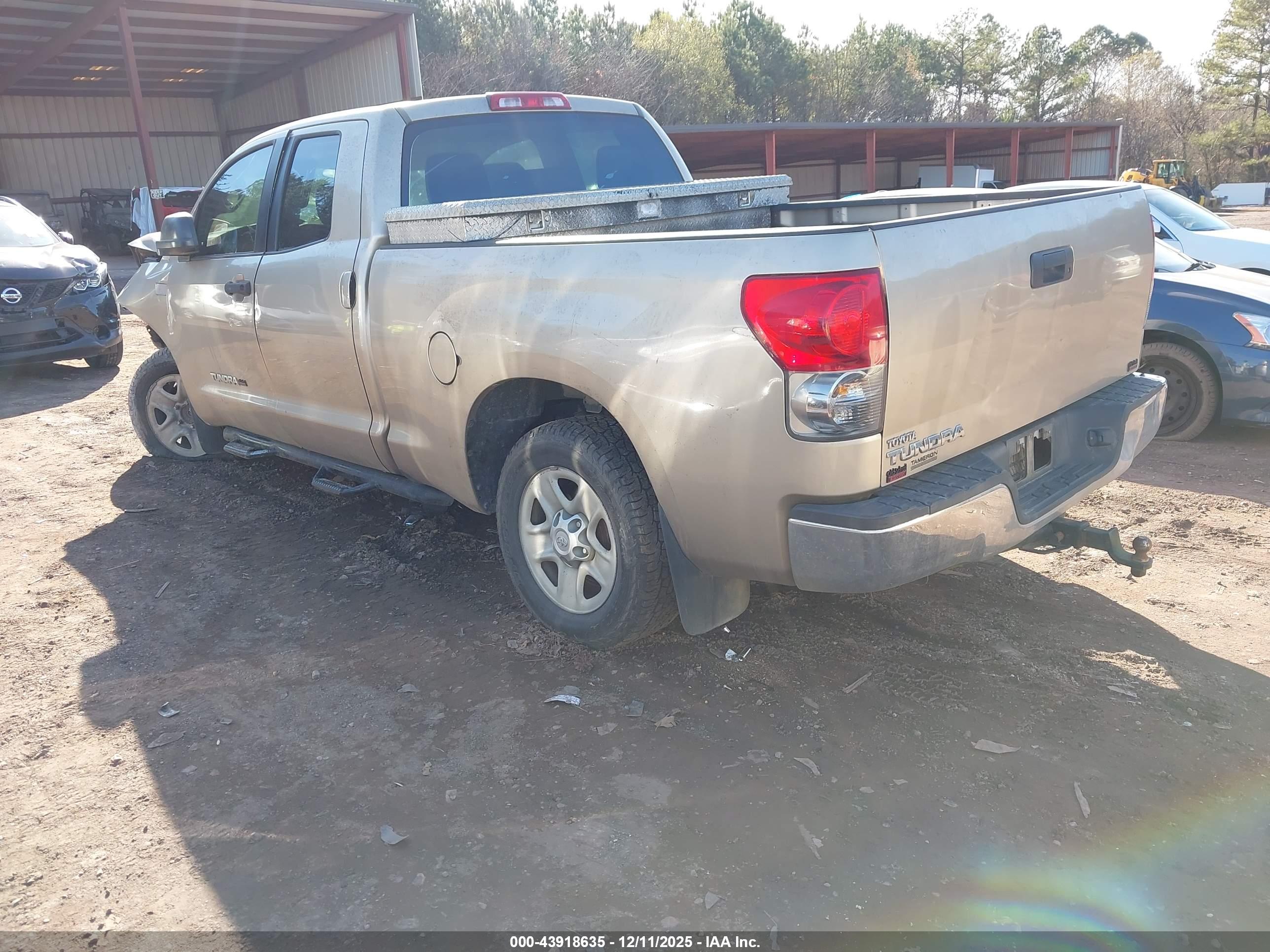TOYOTA TUNDRA image 3