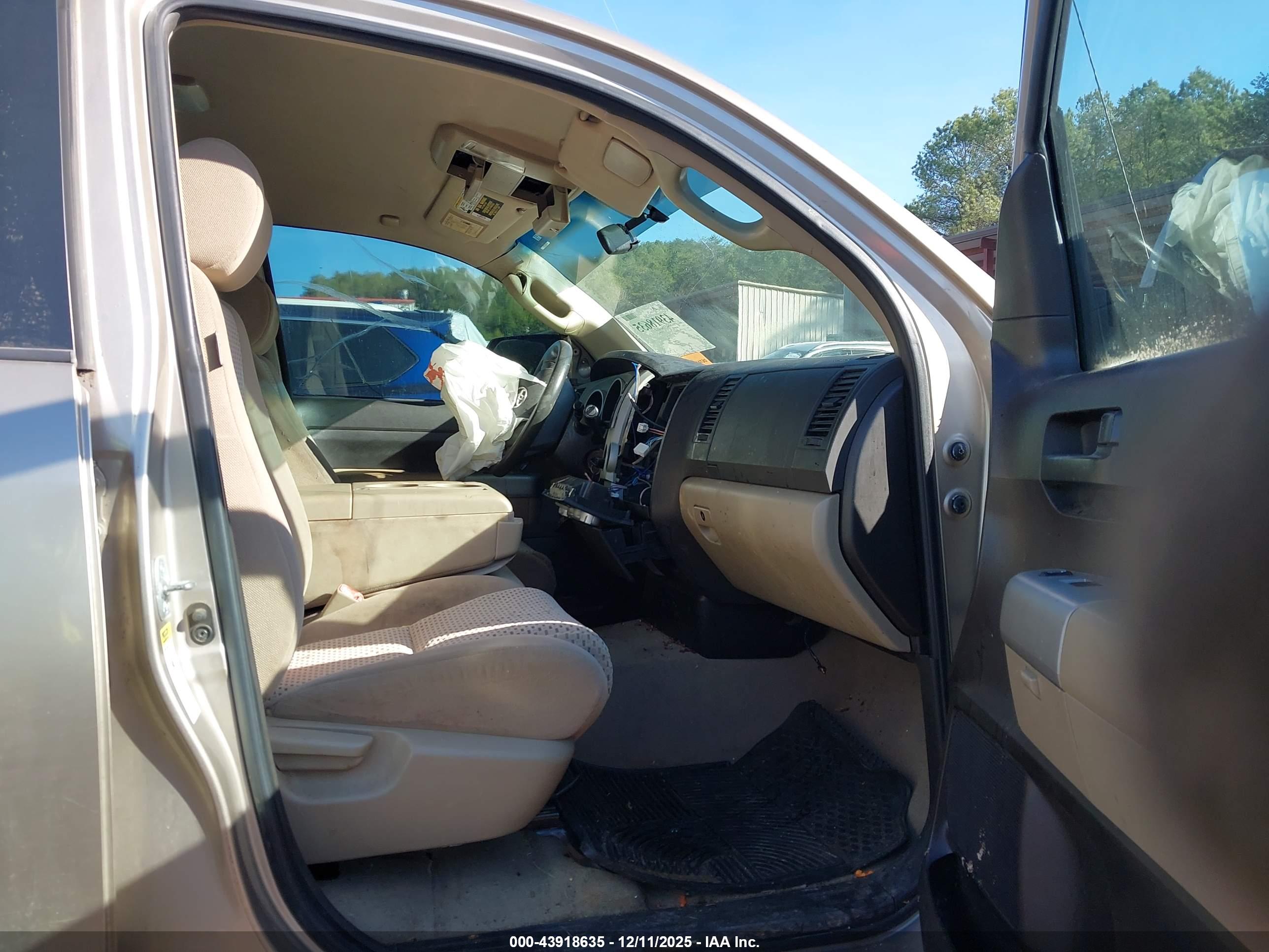 TOYOTA TUNDRA image 5