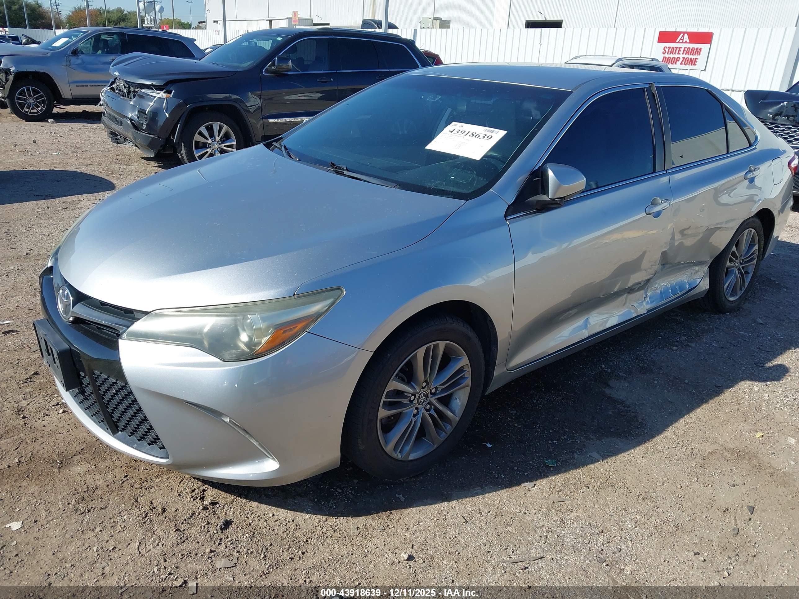 TOYOTA CAMRY image 2