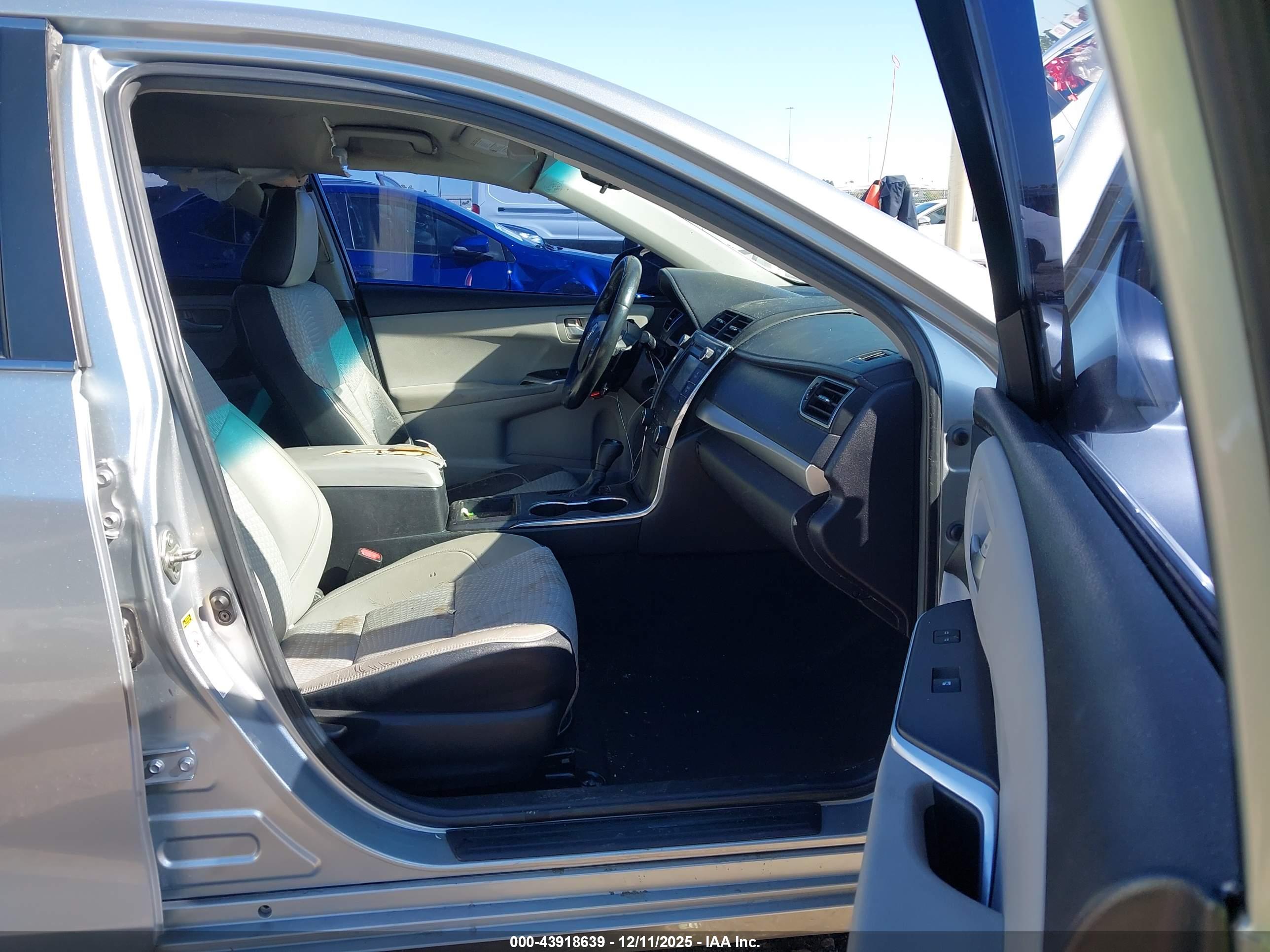 TOYOTA CAMRY image 5