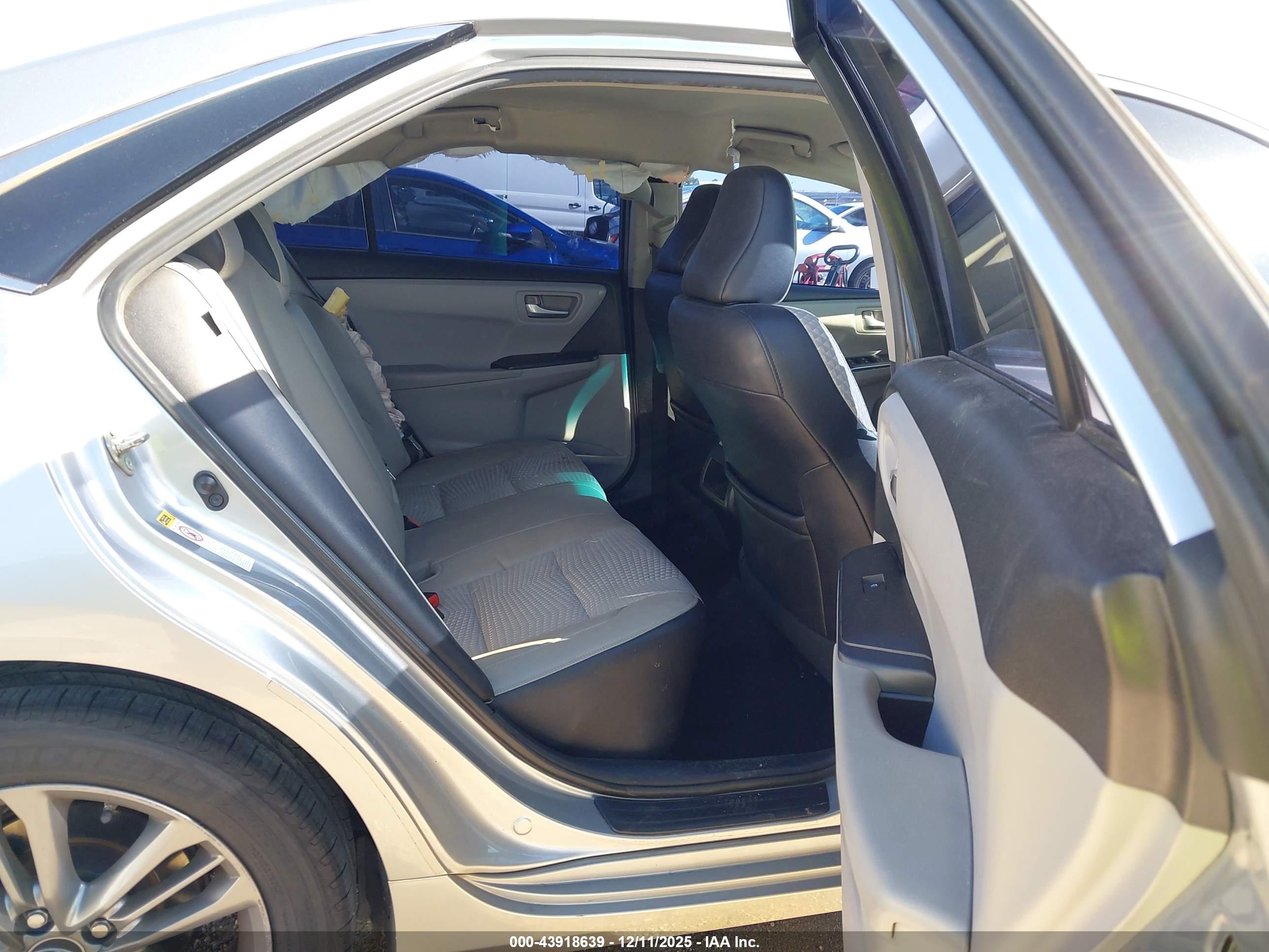 TOYOTA CAMRY image 8