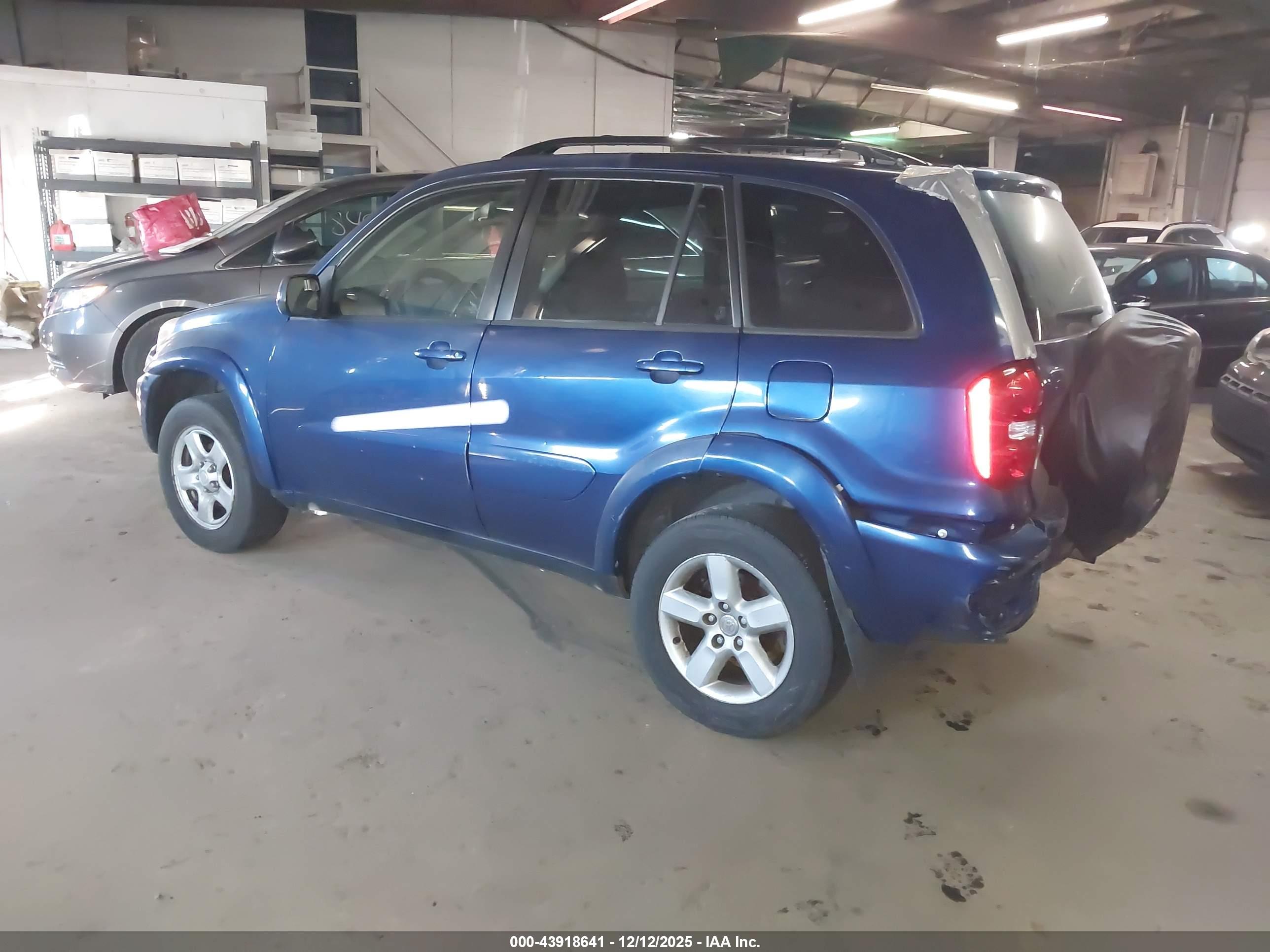 TOYOTA RAV4 image 3