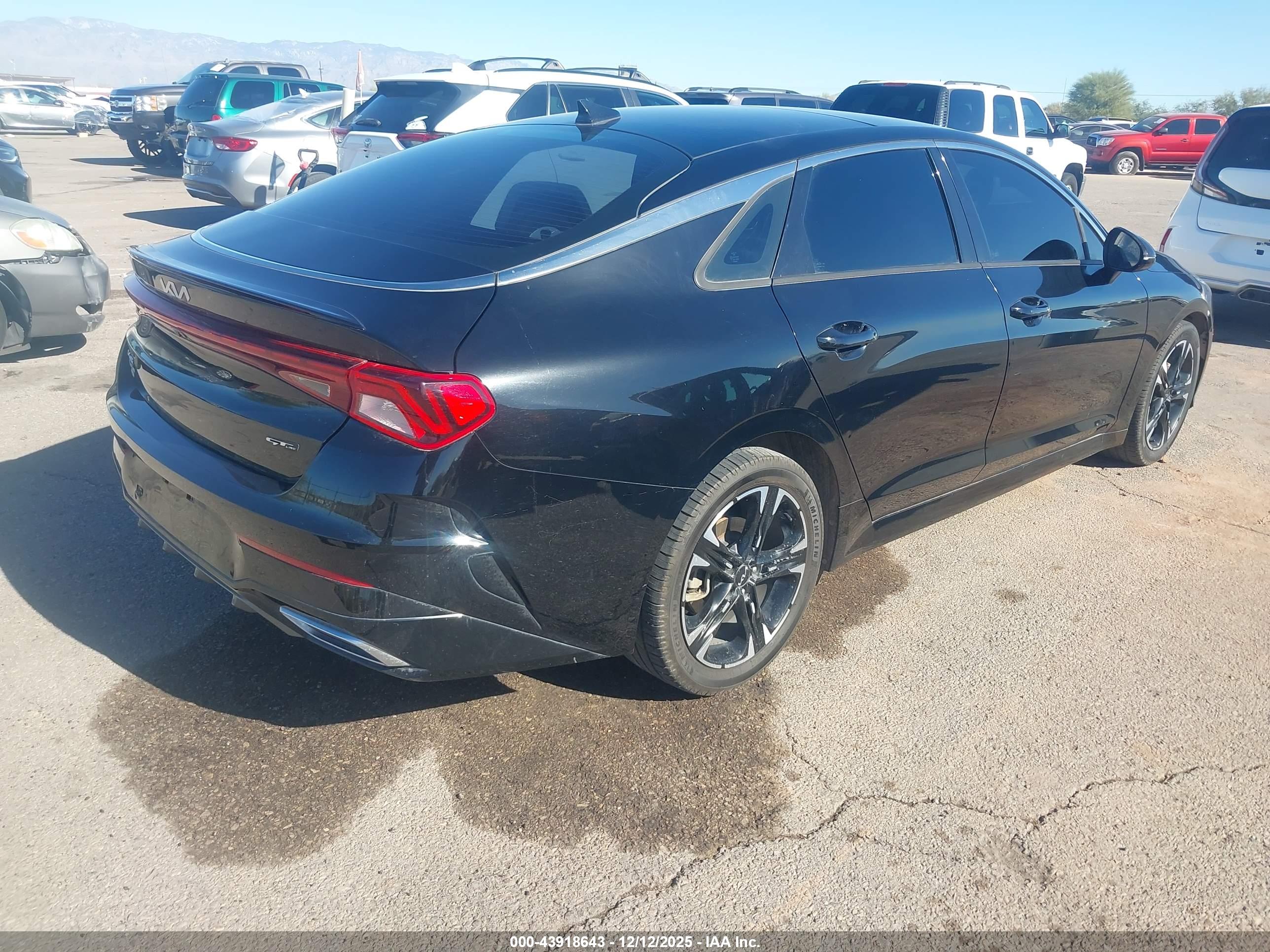 KIA K5 image 4