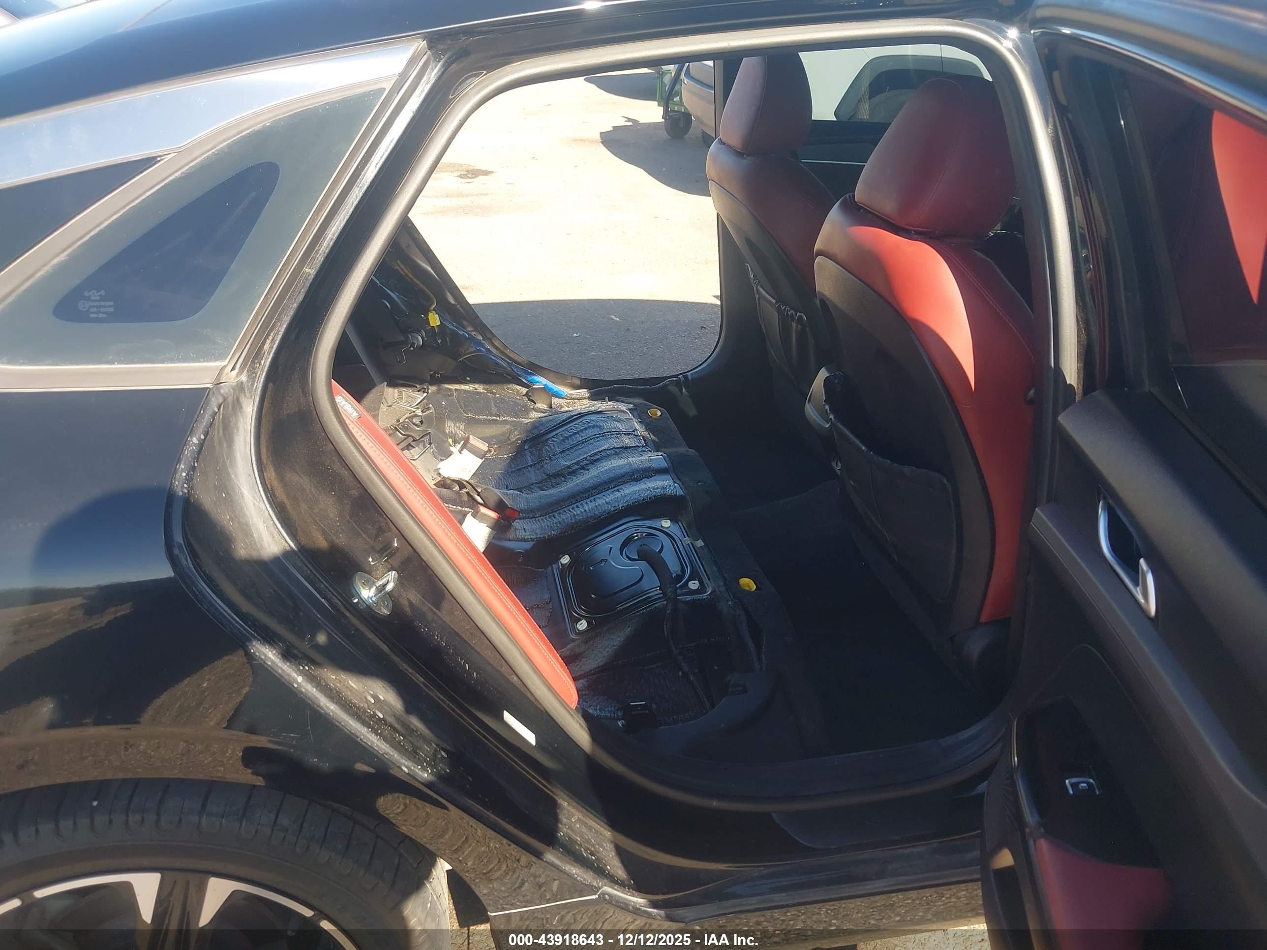 KIA K5 image 8