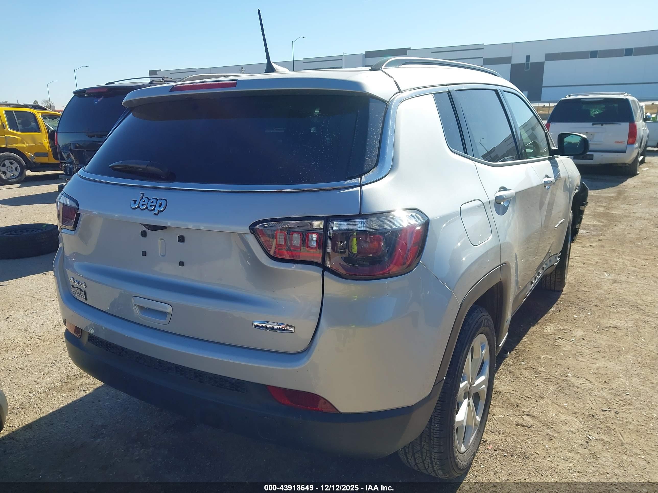 JEEP COMPASS image 4