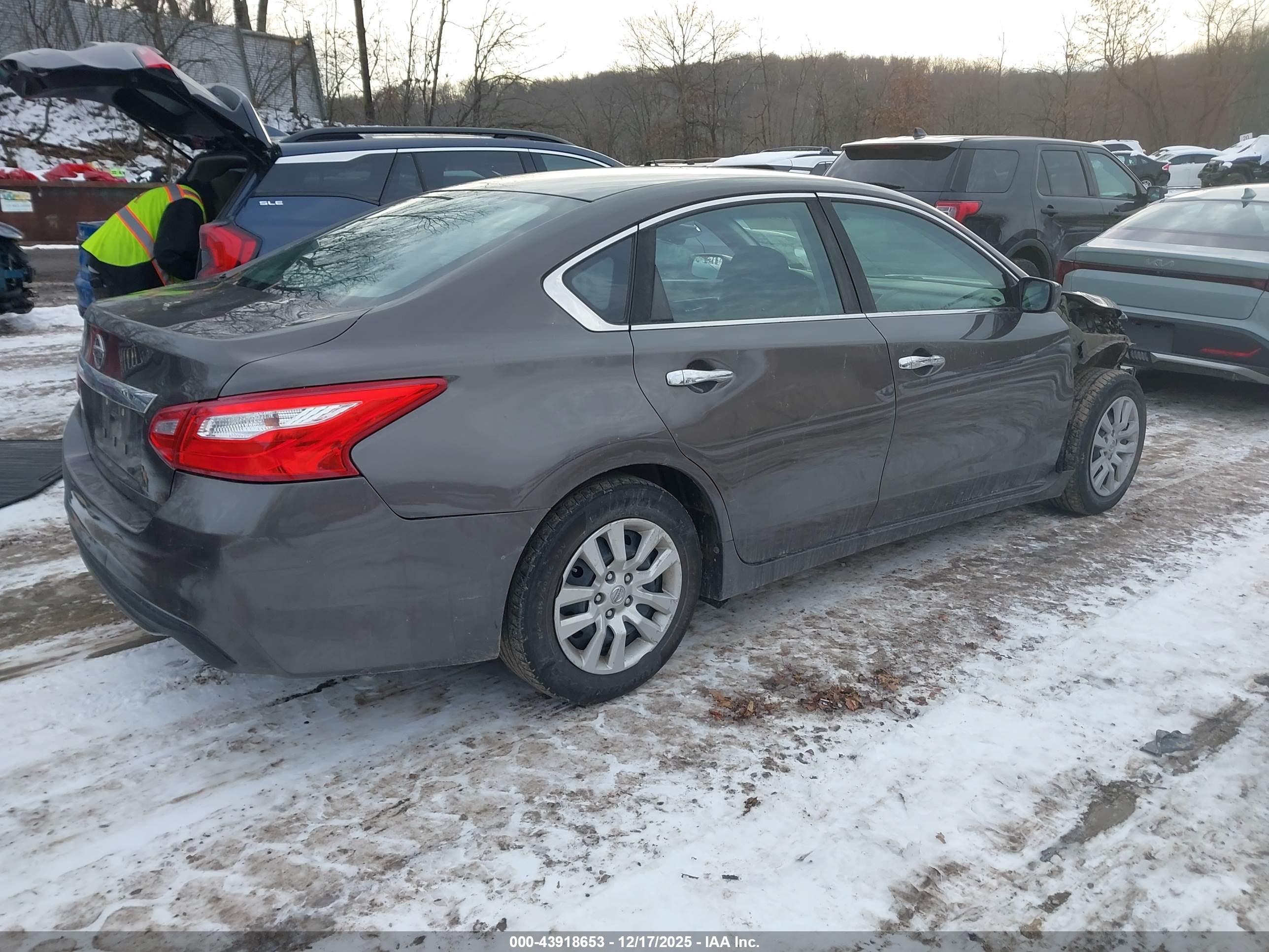 NISSAN ALTIMA image 4