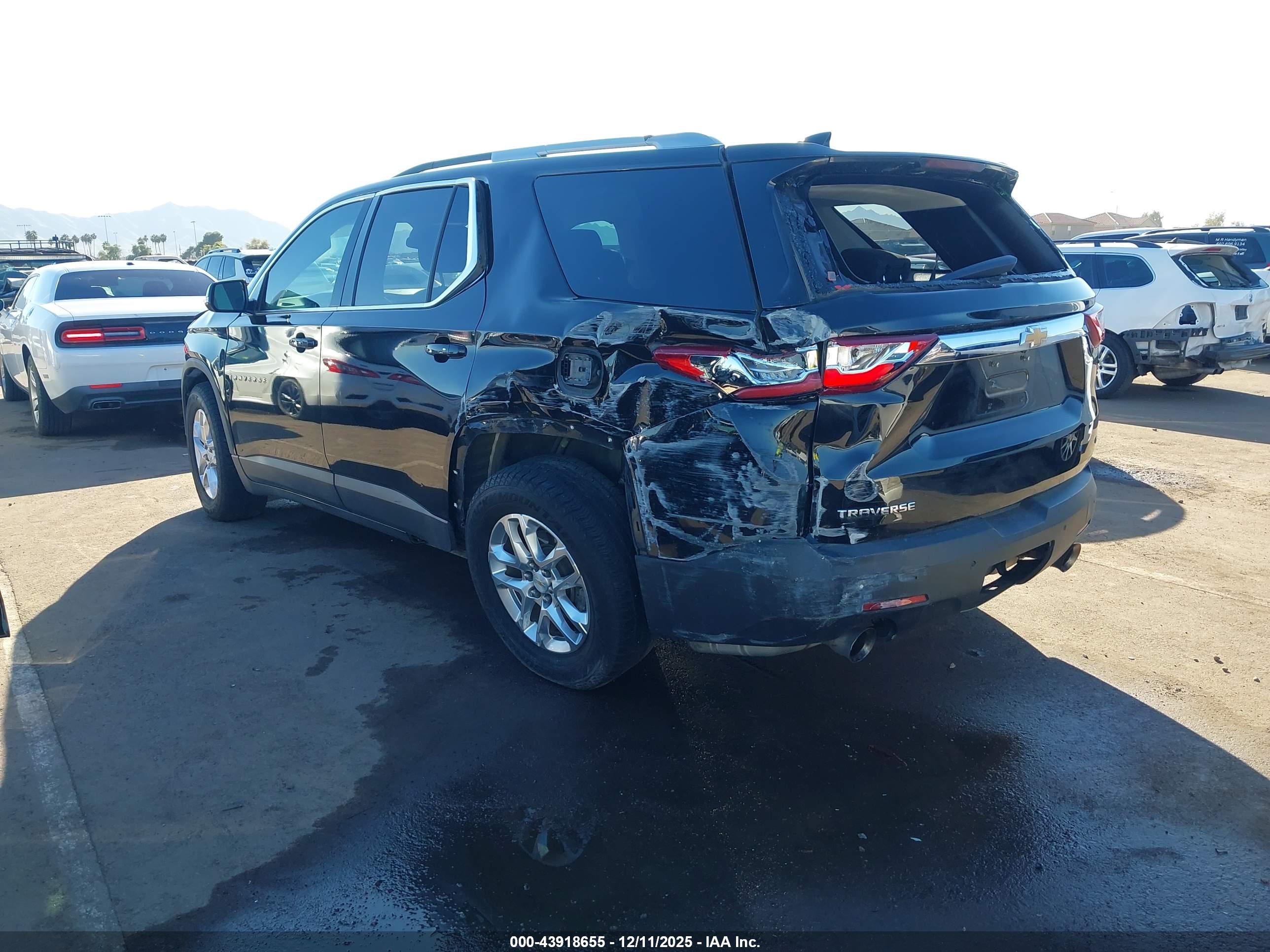CHEVROLET TRAVERSE image 6