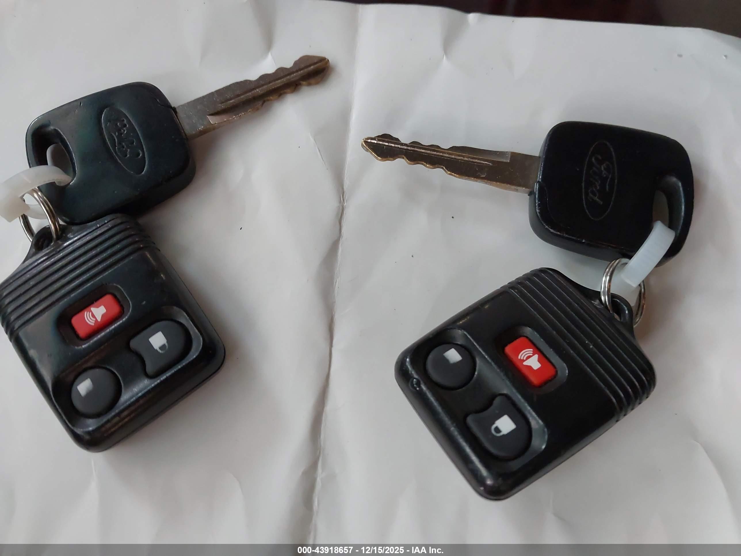 FORD EXCURSION image 11