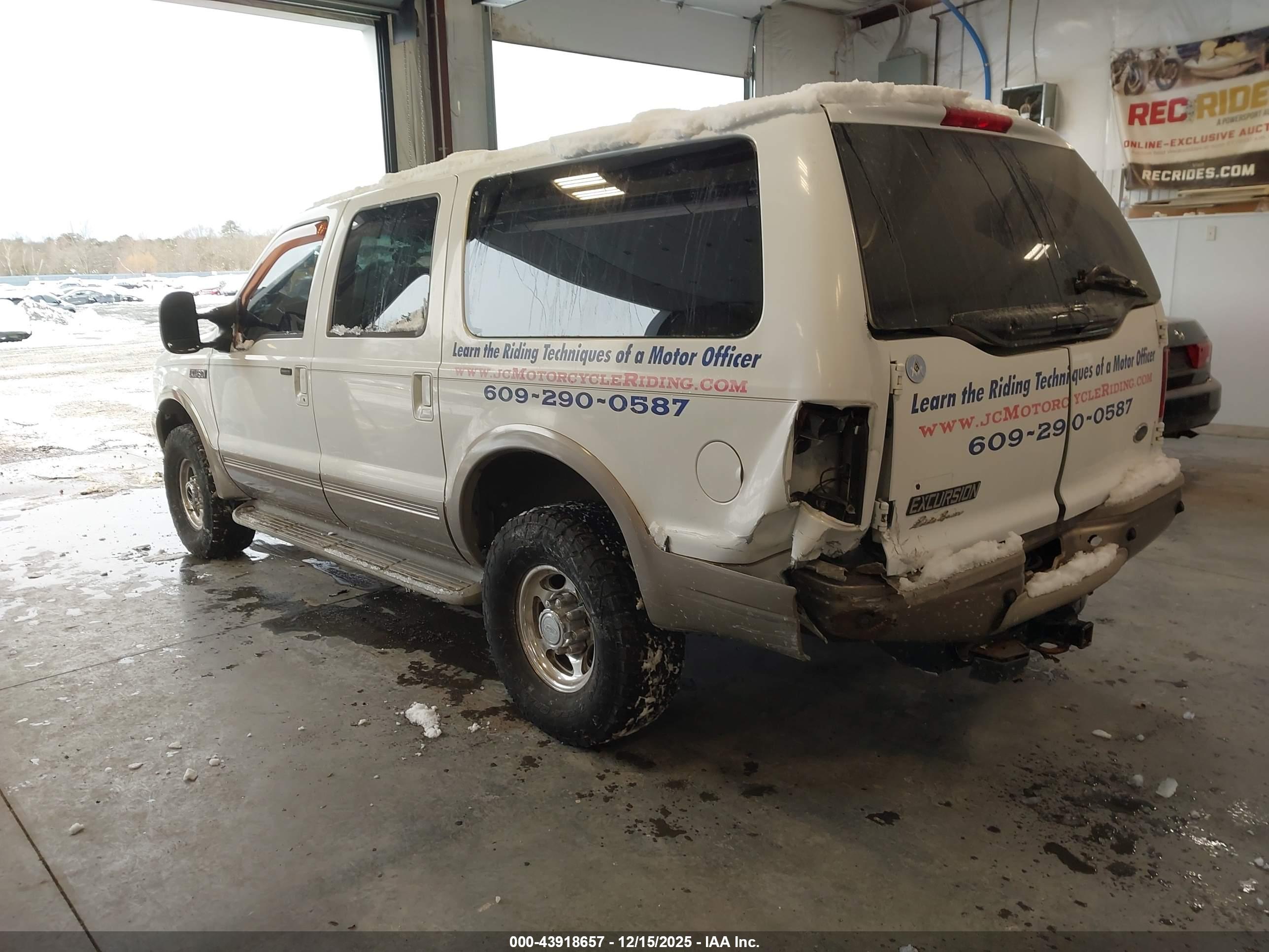 FORD EXCURSION image 3