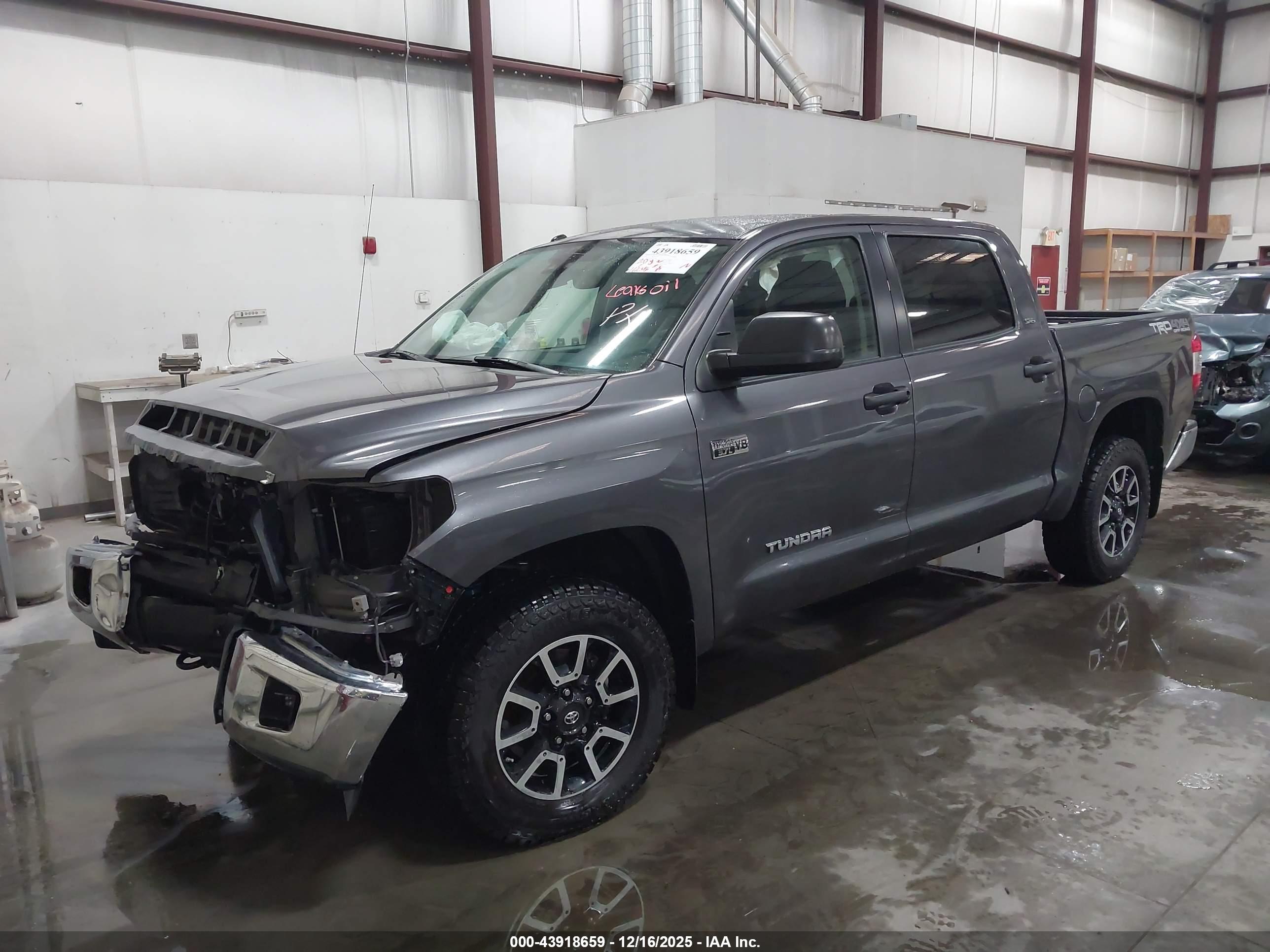 TOYOTA TUNDRA image 2