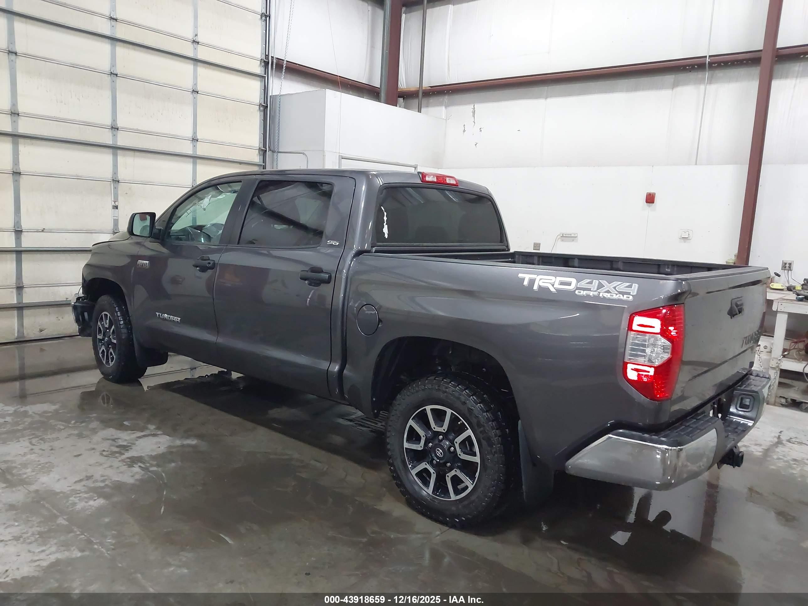 TOYOTA TUNDRA image 3