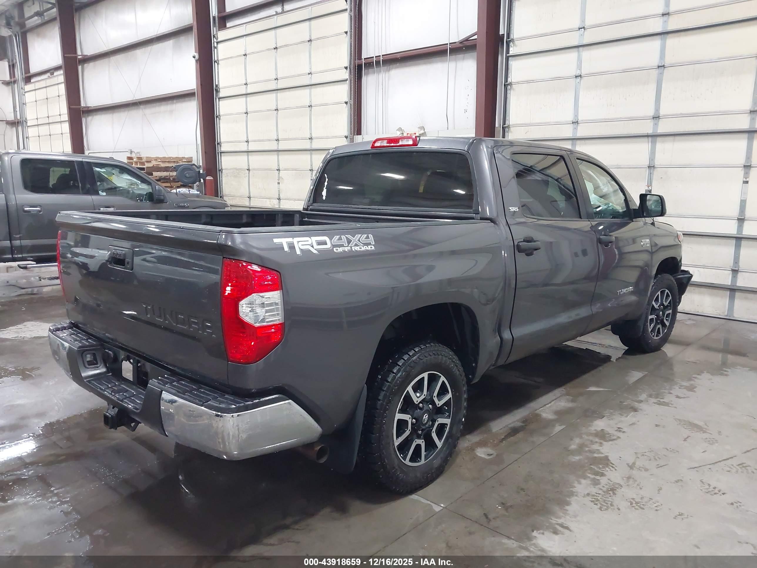 TOYOTA TUNDRA image 4