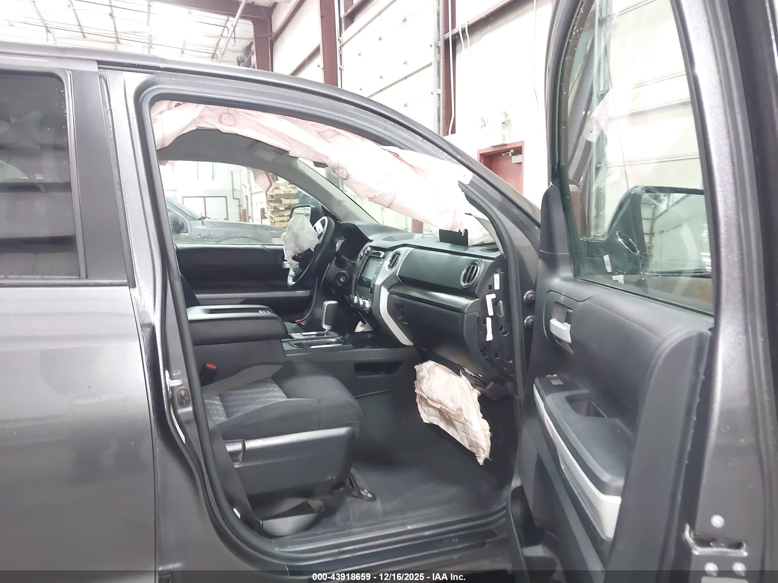 TOYOTA TUNDRA image 5