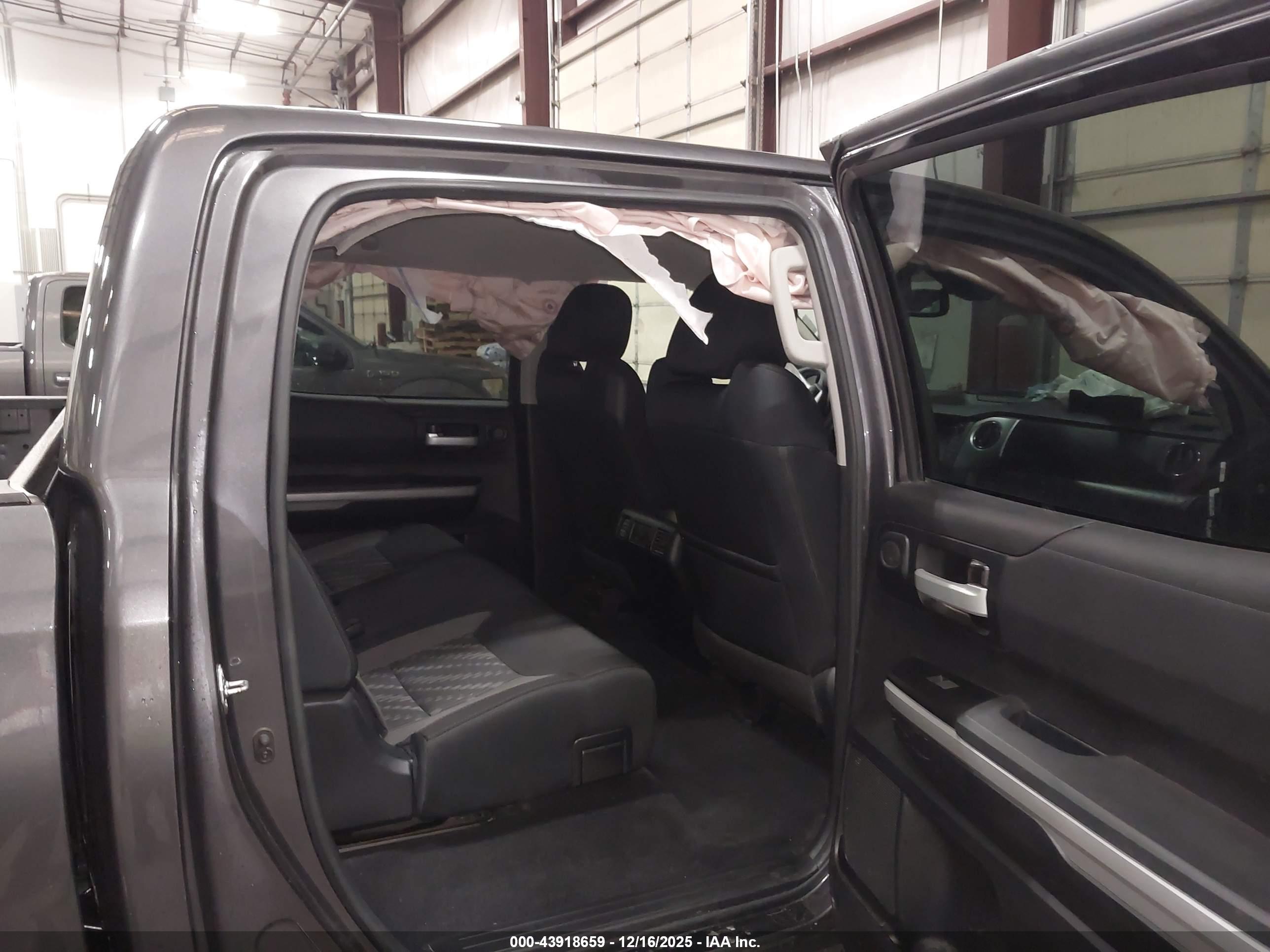TOYOTA TUNDRA image 8