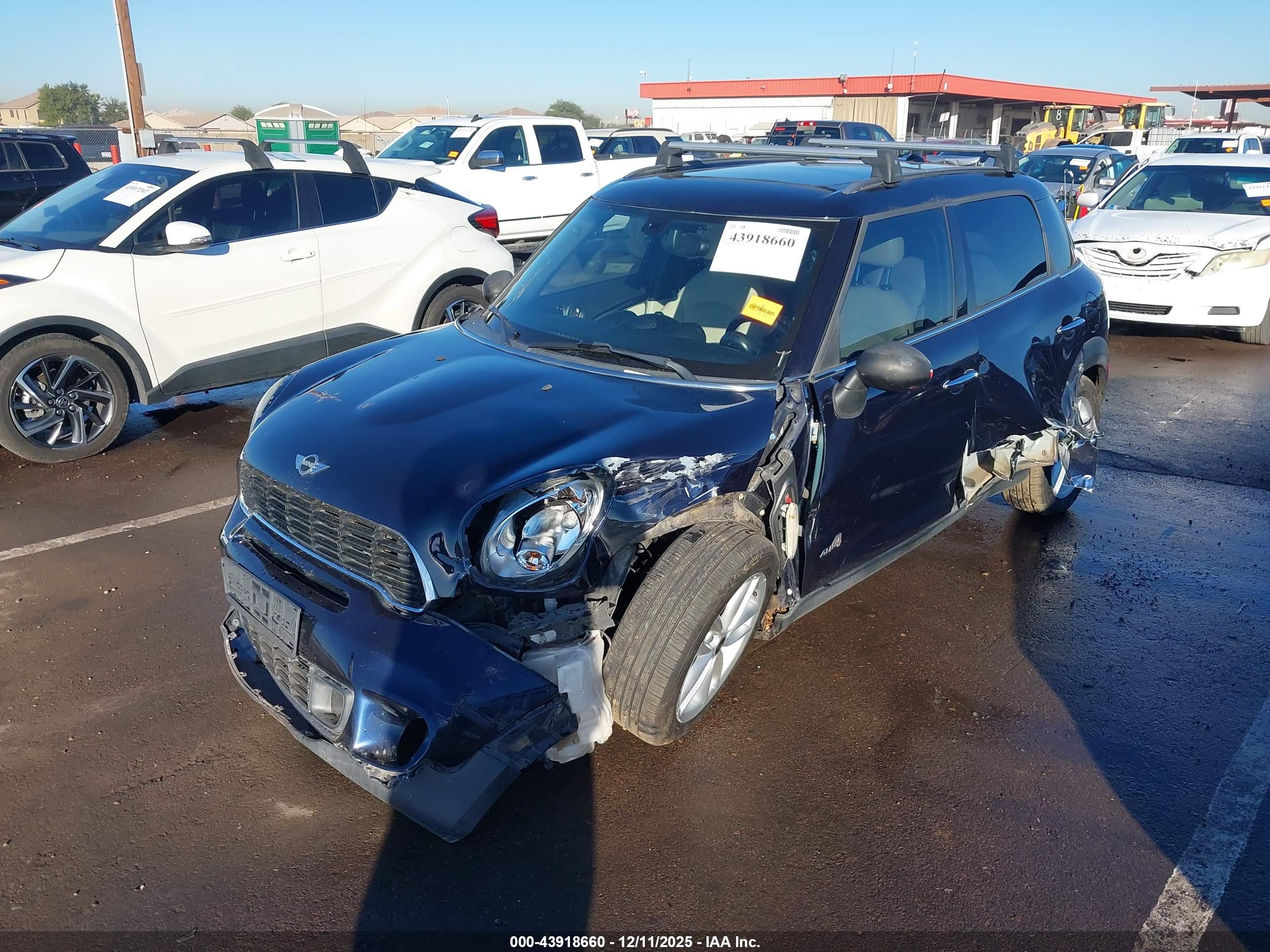 MINI COUNTRYMAN image 2