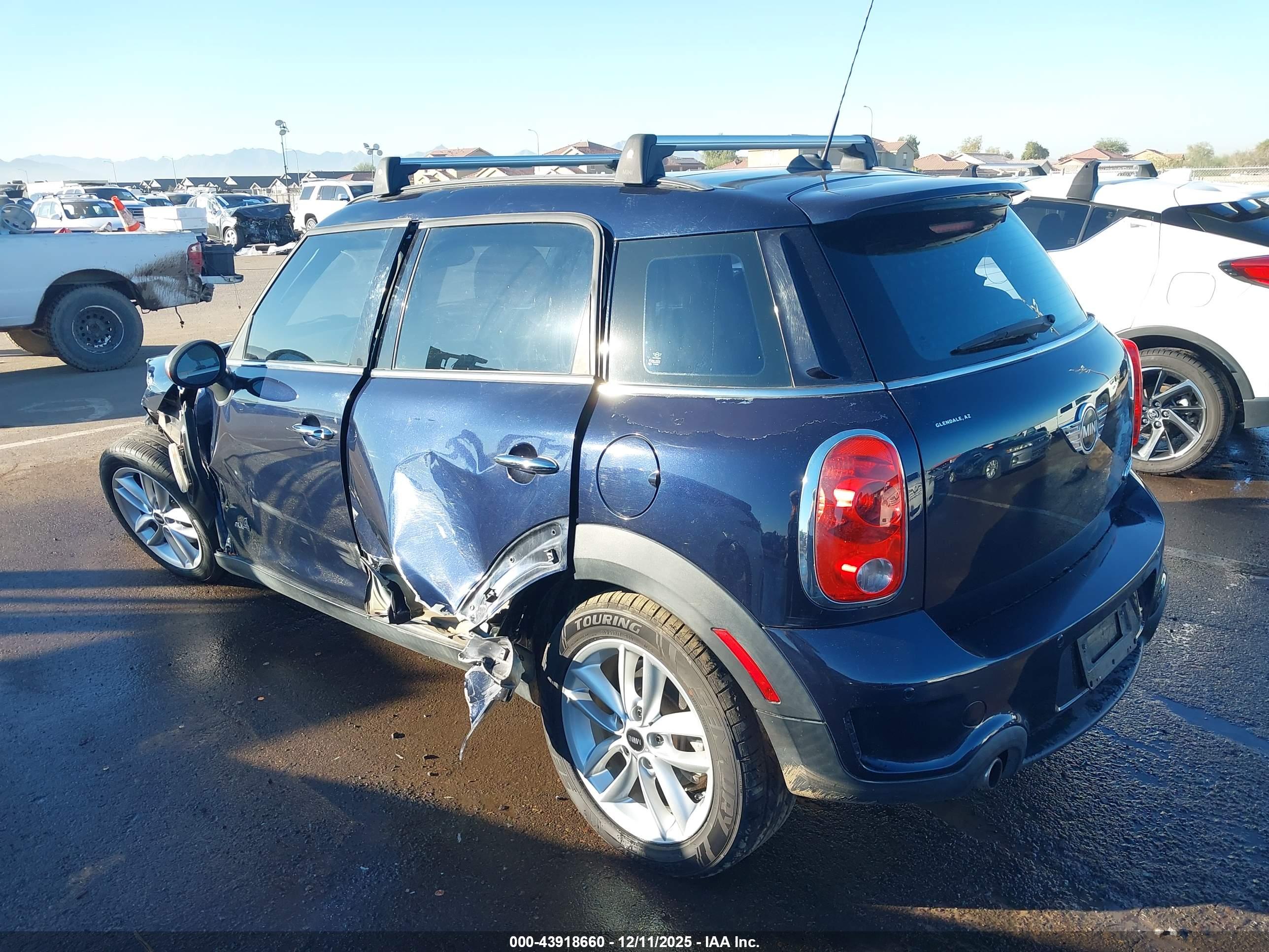 MINI COUNTRYMAN image 3
