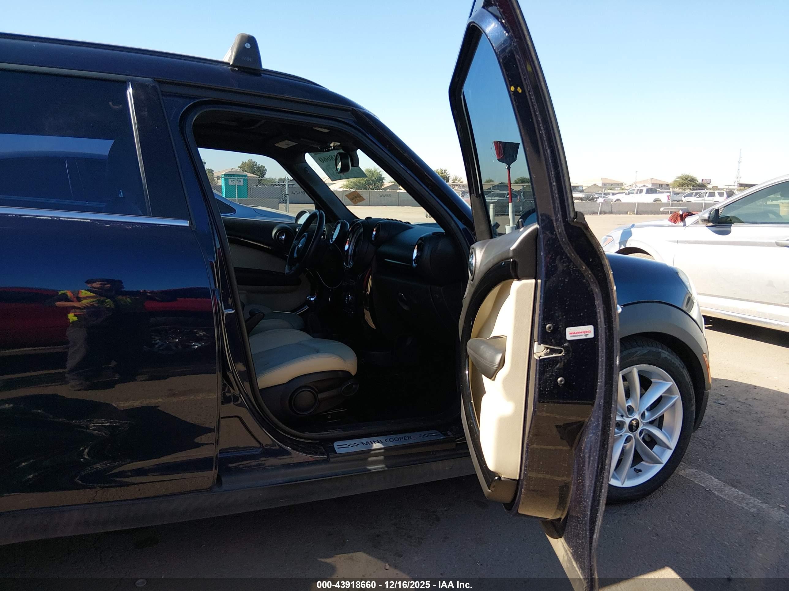MINI COUNTRYMAN image 5