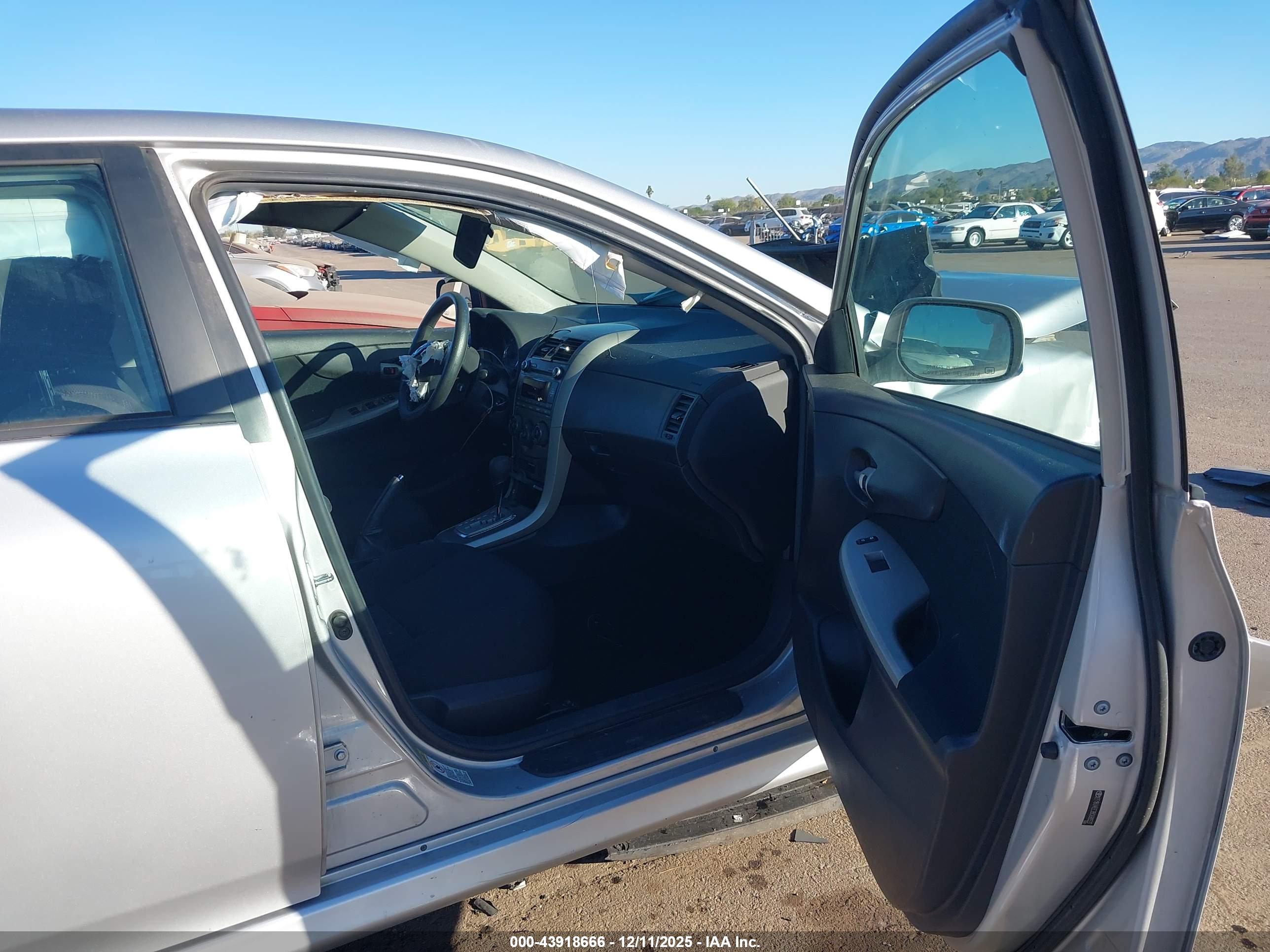 TOYOTA COROLLA image 5