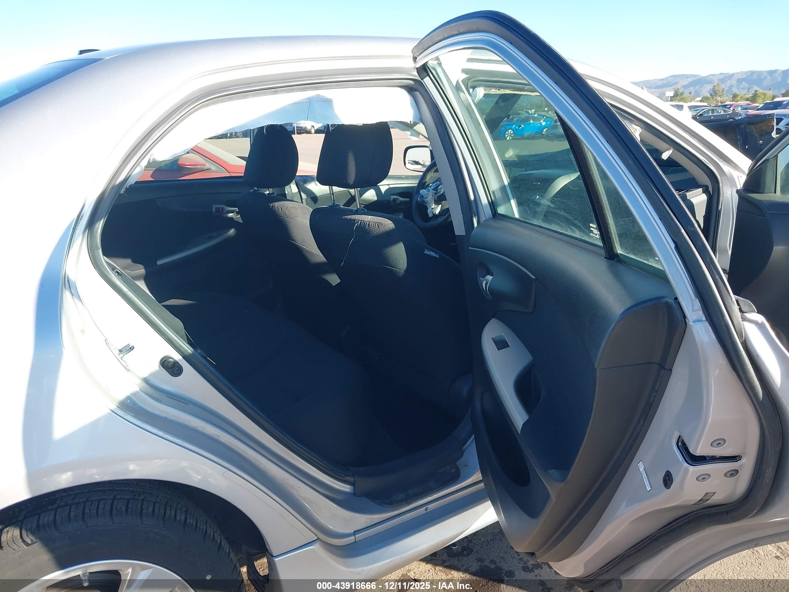 TOYOTA COROLLA image 8