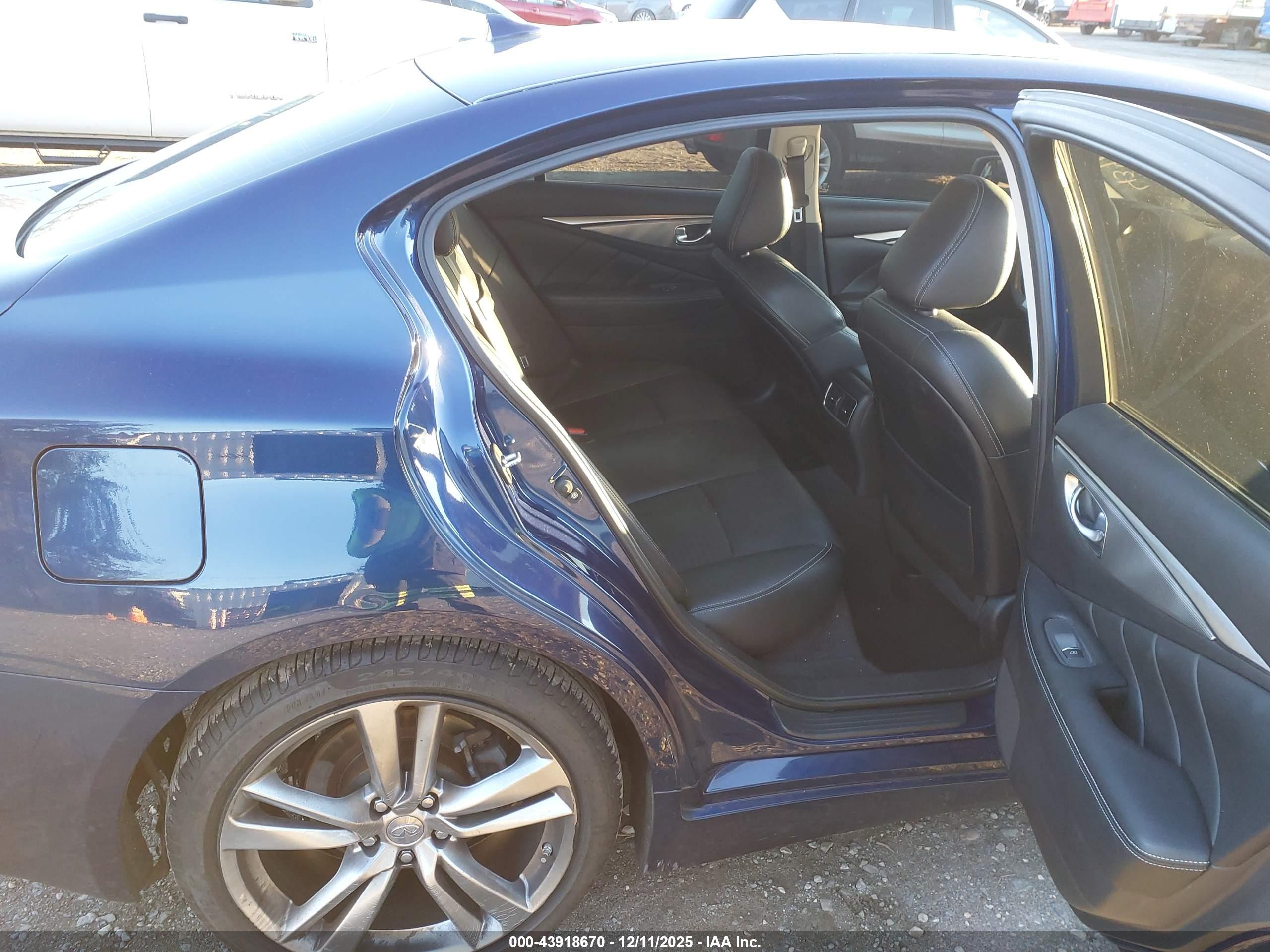 INFINITI Q50 image 8