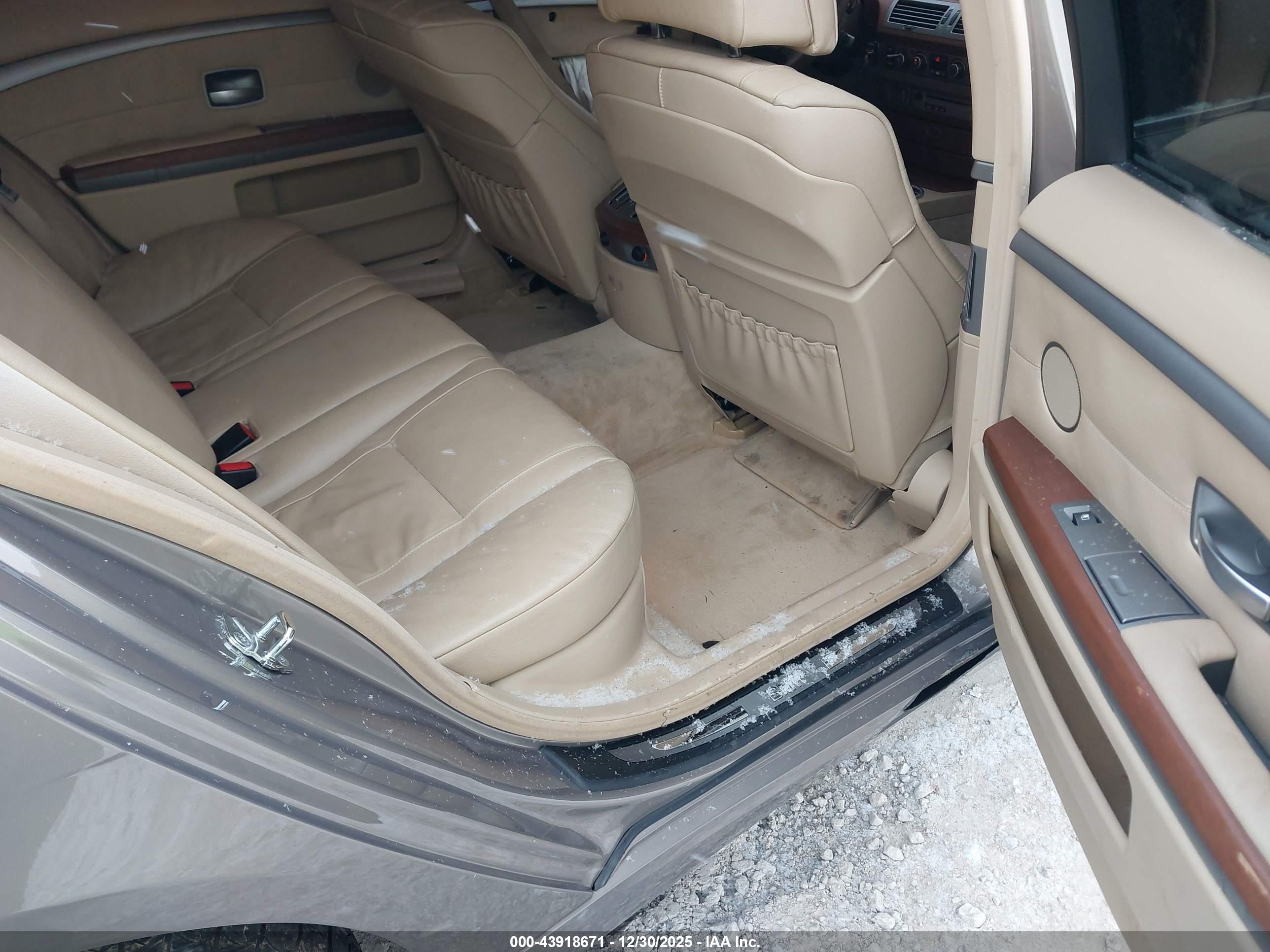 BMW 750LI image 8