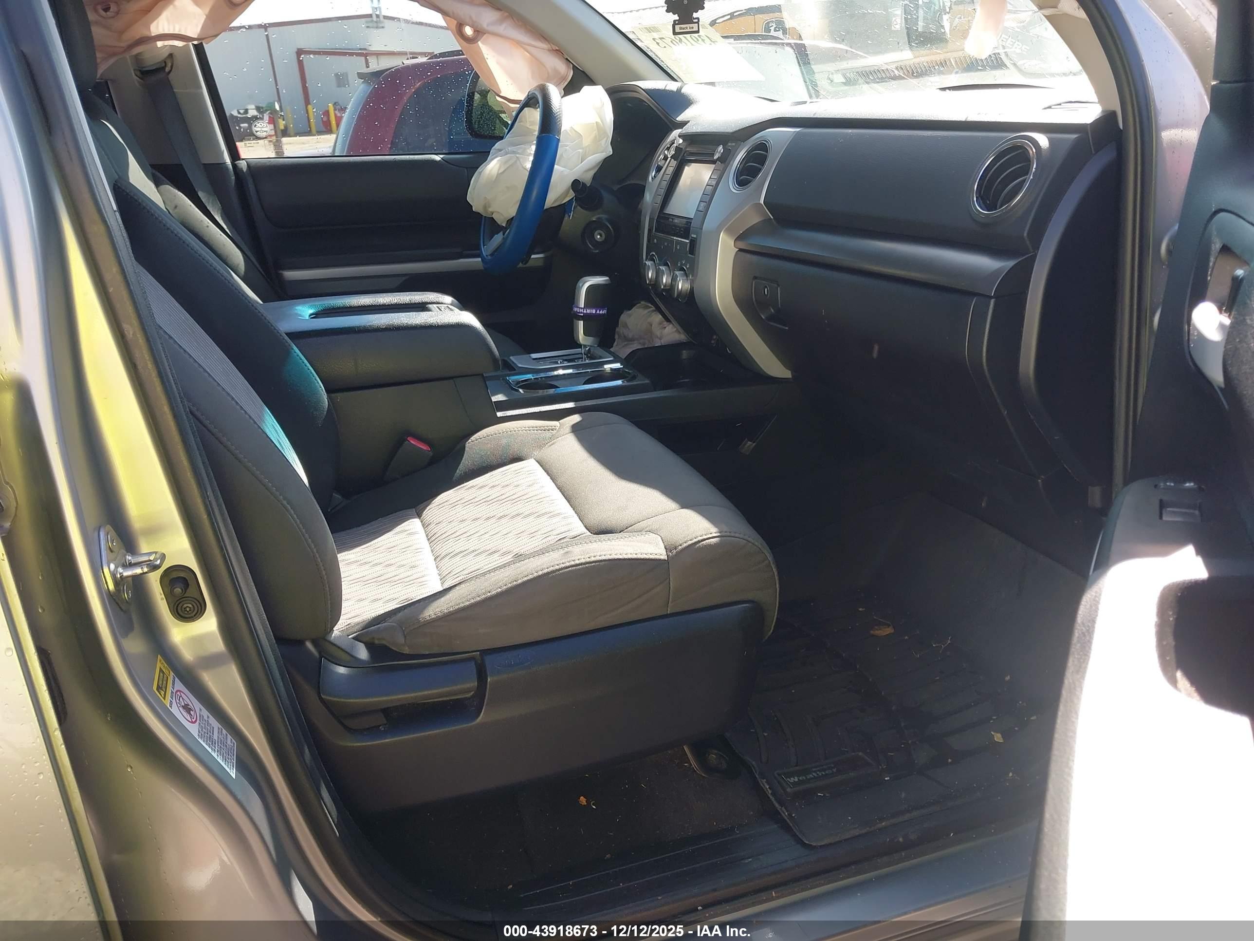 TOYOTA TUNDRA image 5