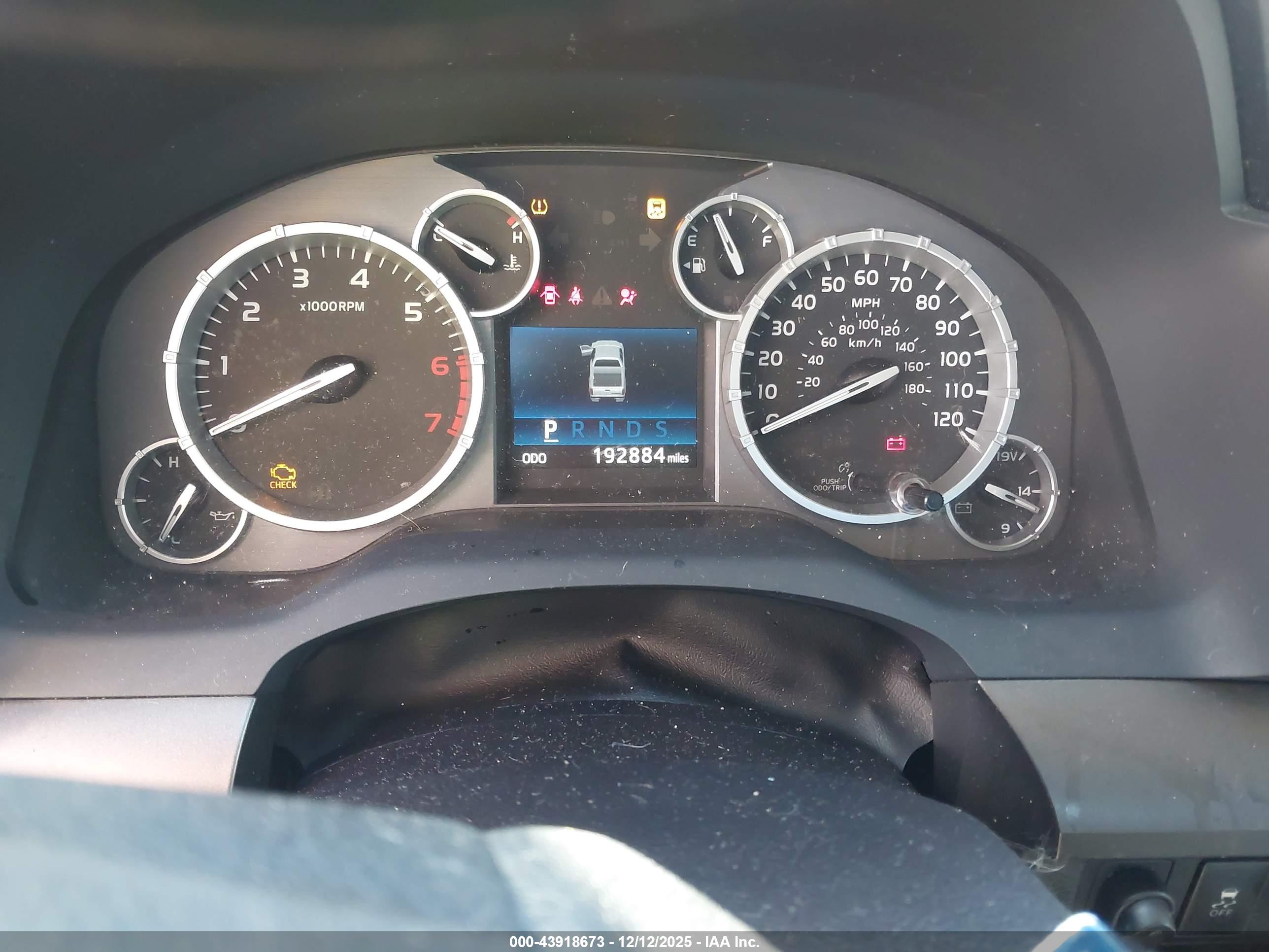TOYOTA TUNDRA image 7