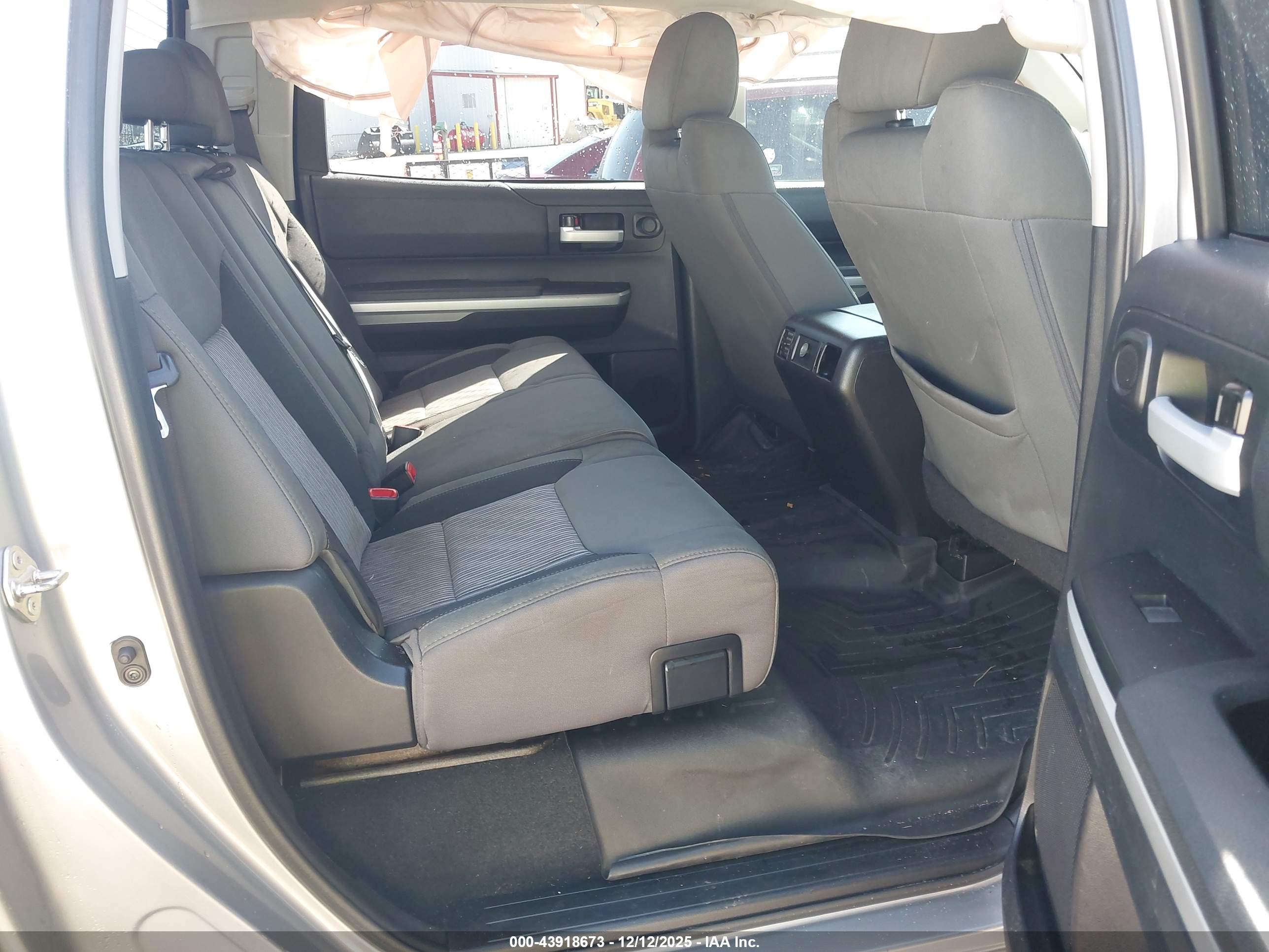 TOYOTA TUNDRA image 8