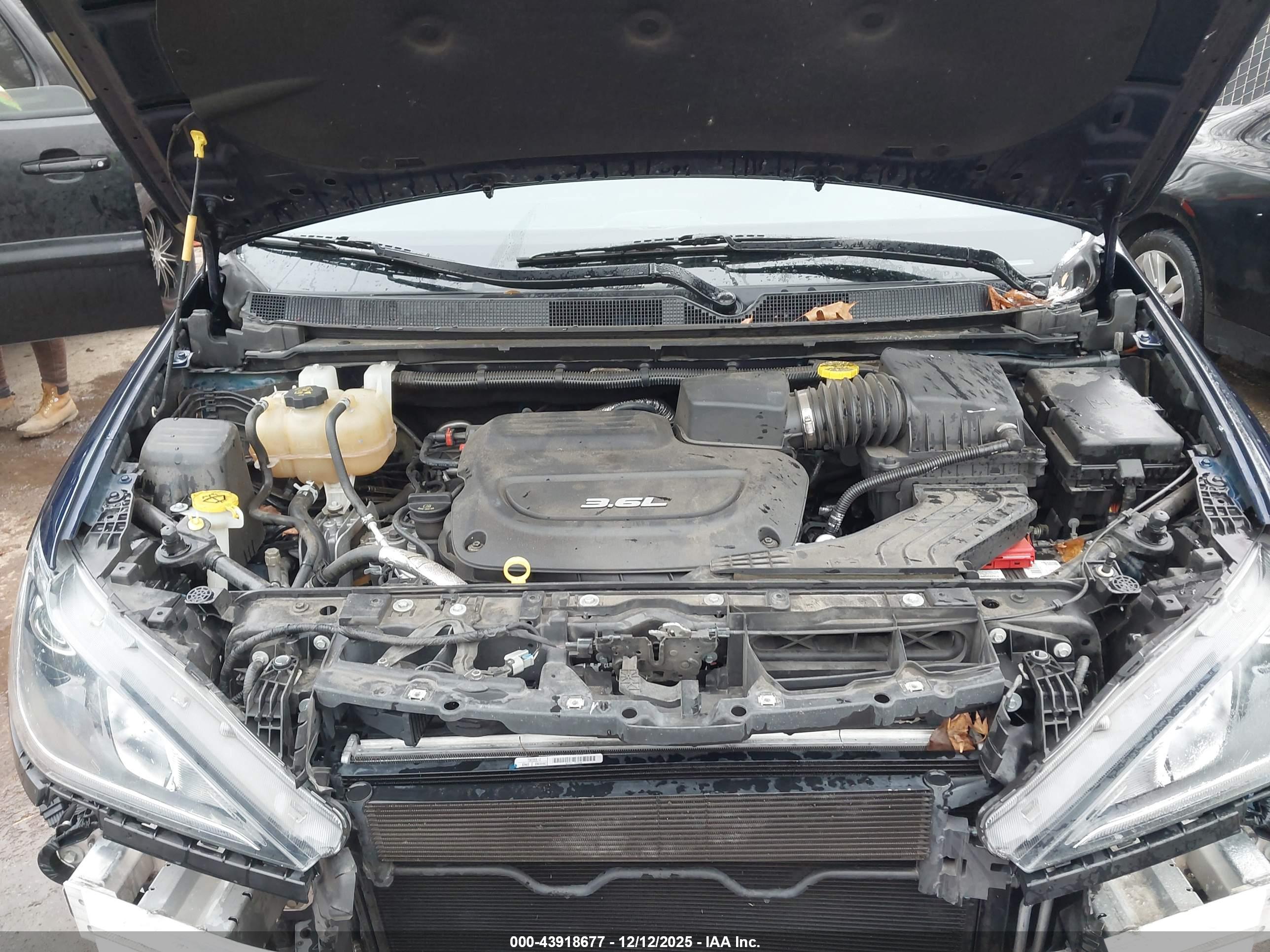 CHRYSLER PACIFICA image 10
