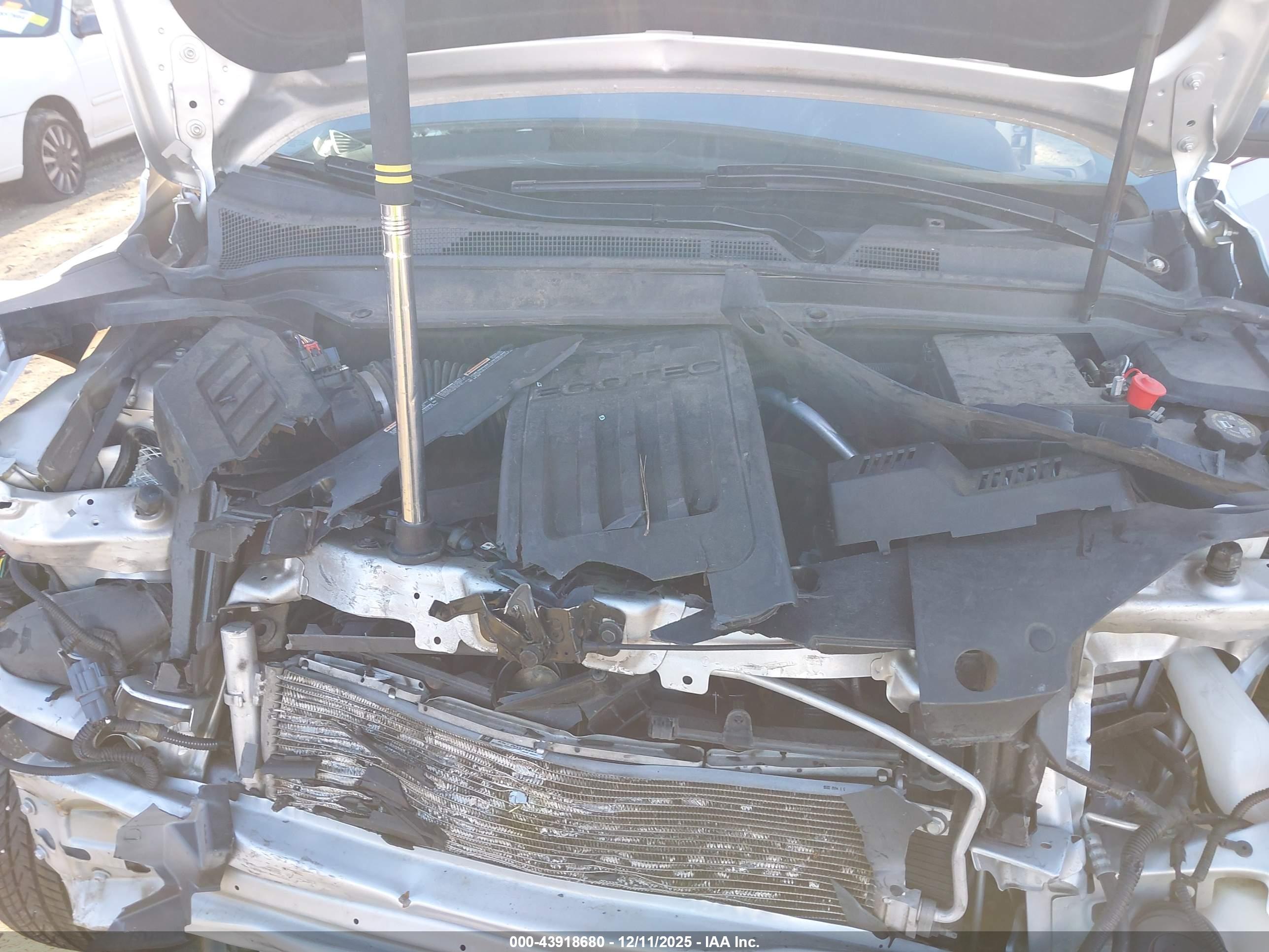 CHEVROLET EQUINOX image 10