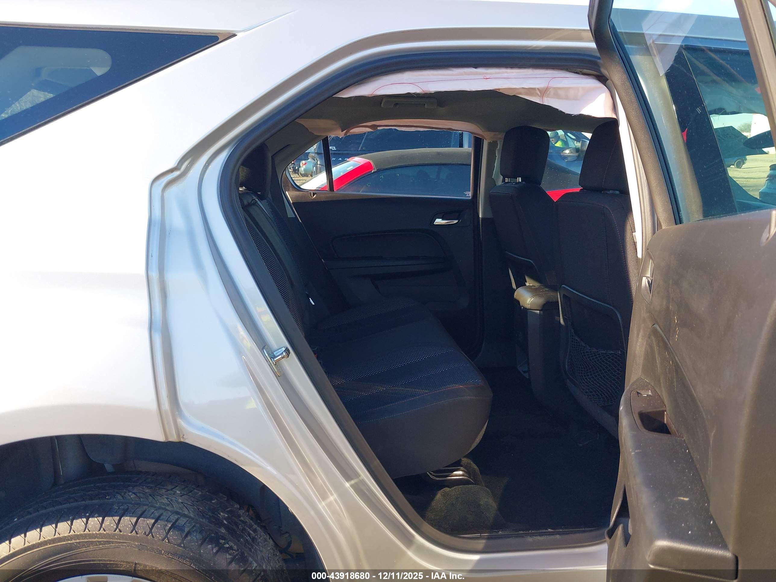 CHEVROLET EQUINOX image 8