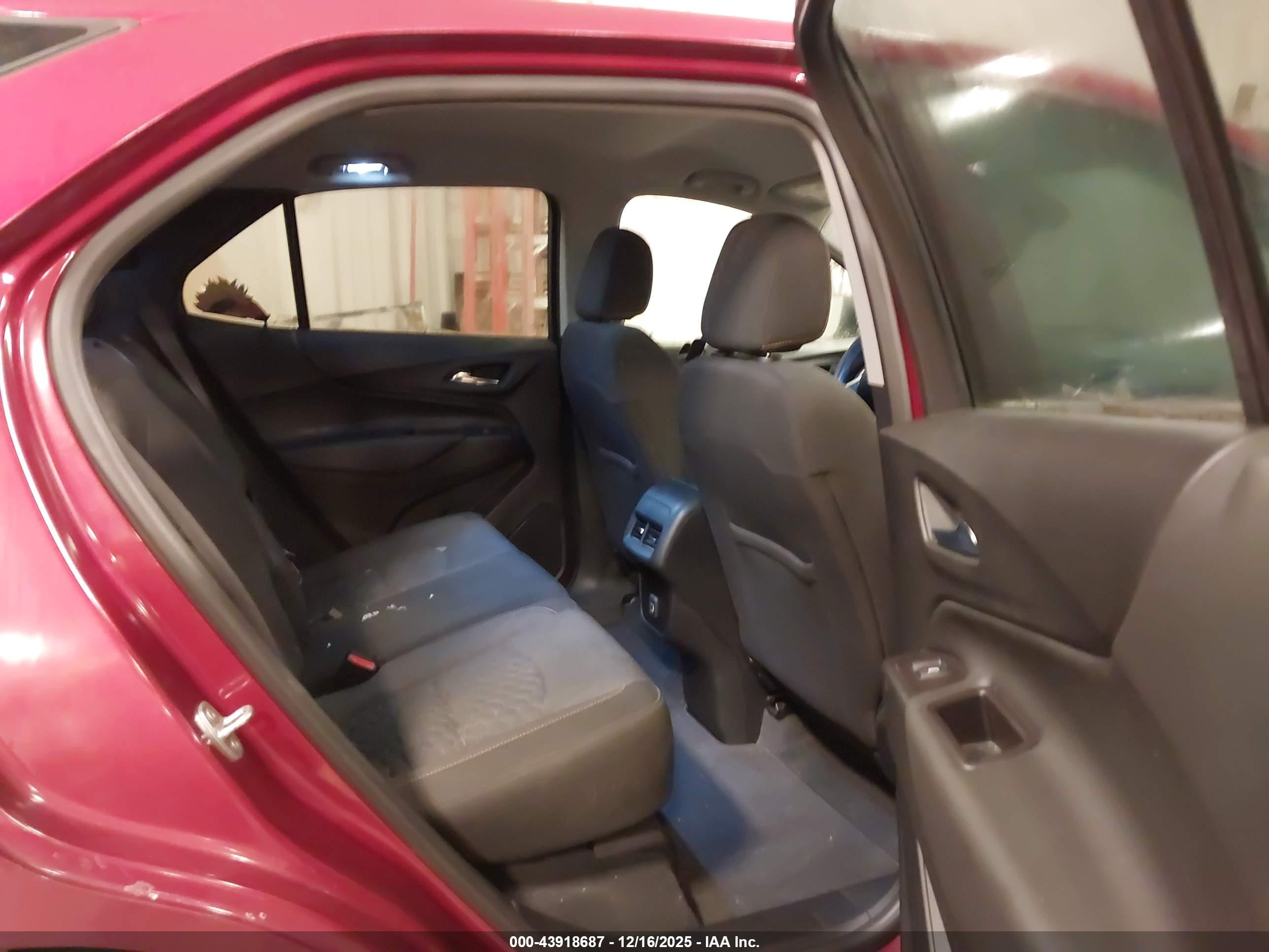 CHEVROLET EQUINOX image 8