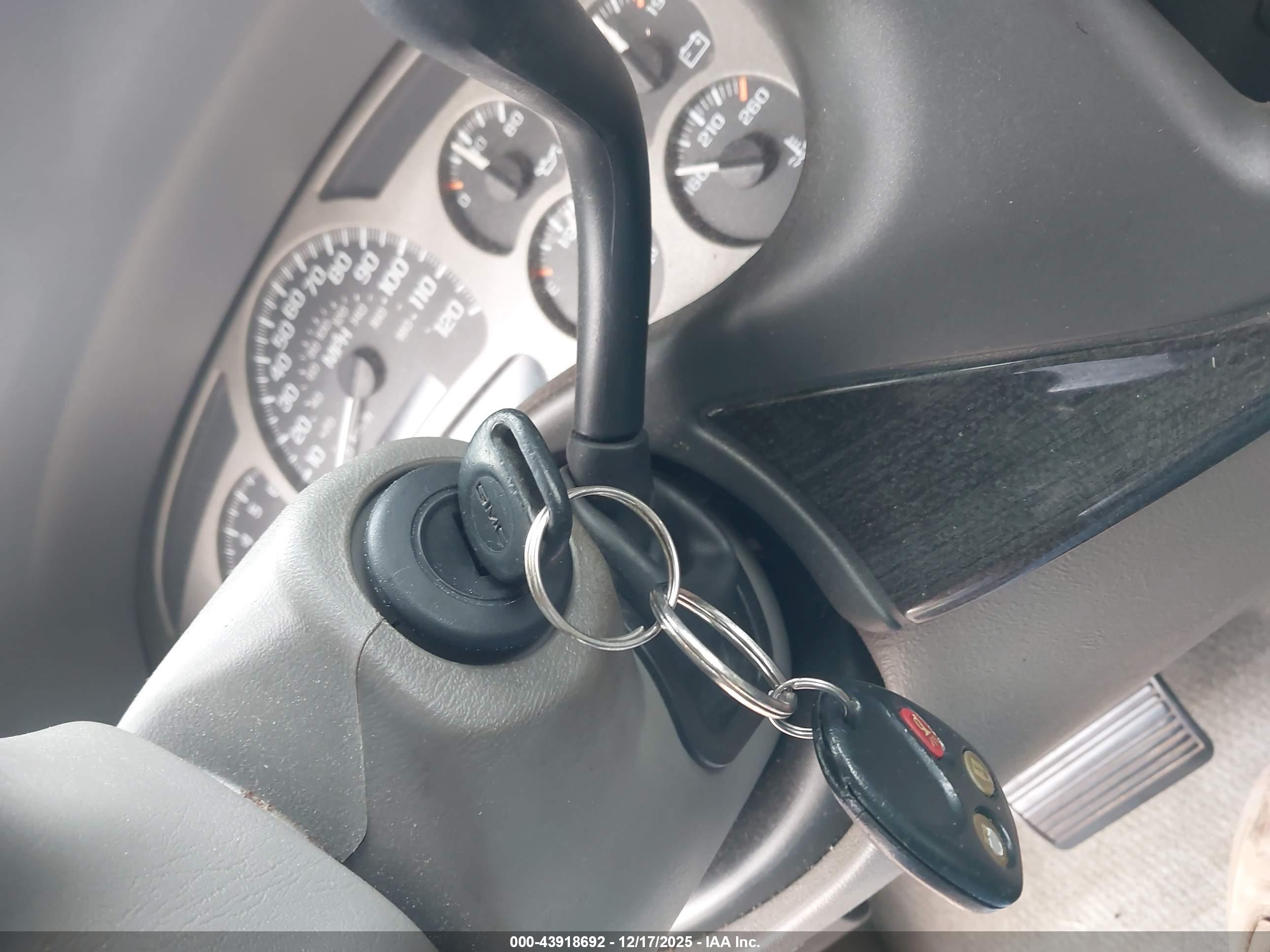 GMC YUKON image 11